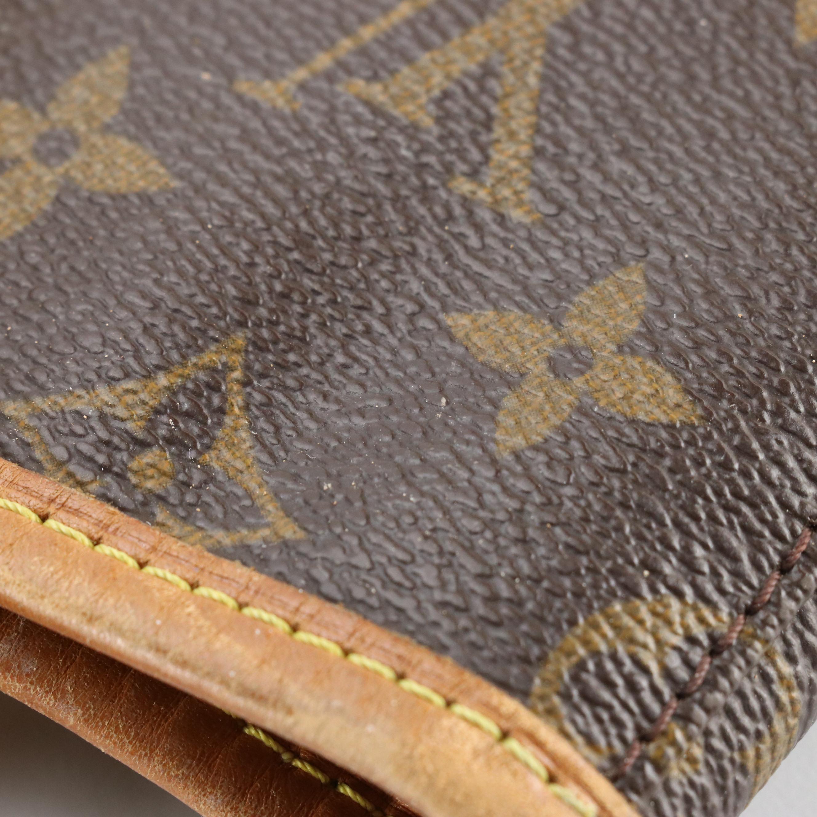 Louis Vuitton Bucket Bag GM with Pouch in Monogram Canvas and Vachetta Leather