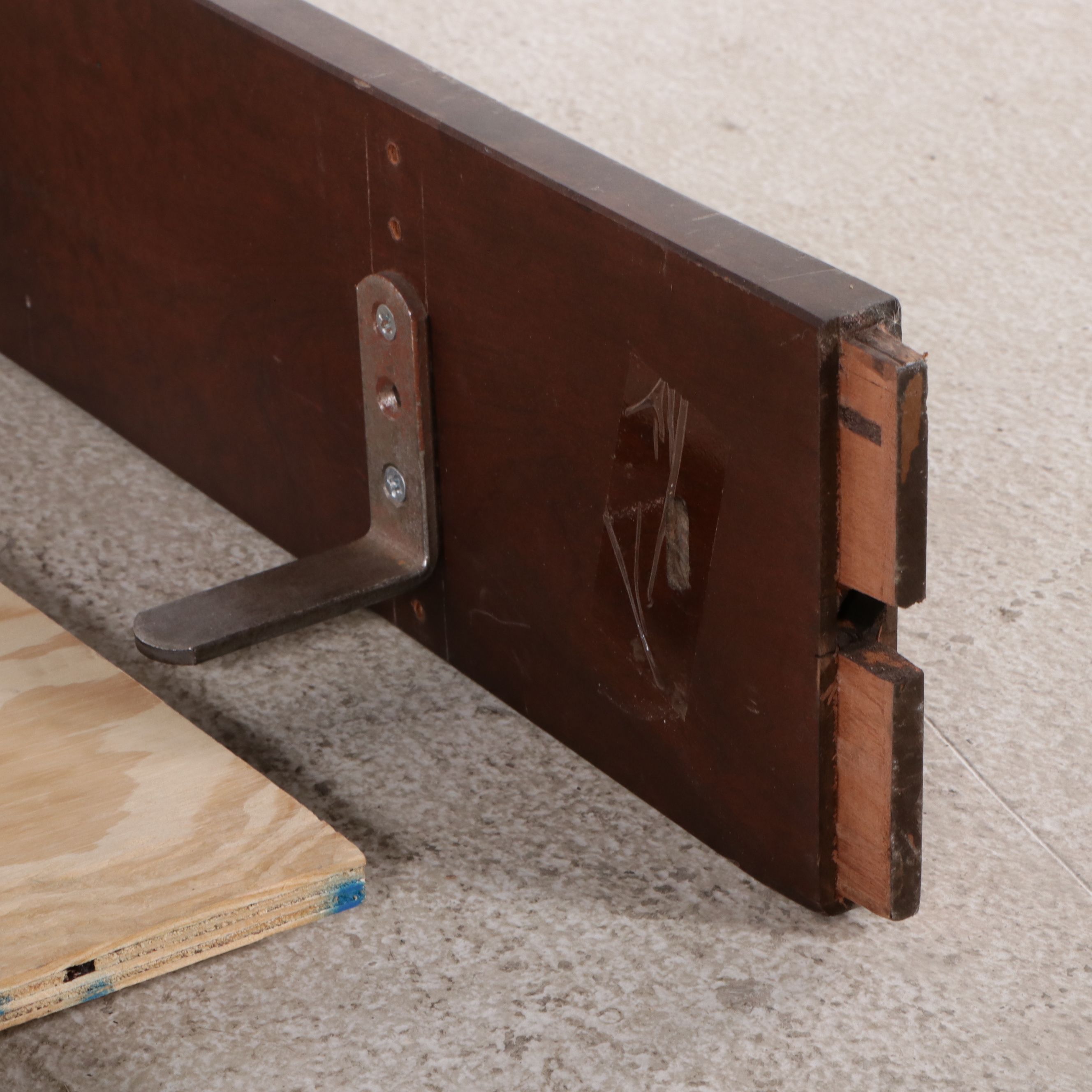 Federal Style Mahogany Finish Canopy Bed, 20th Century