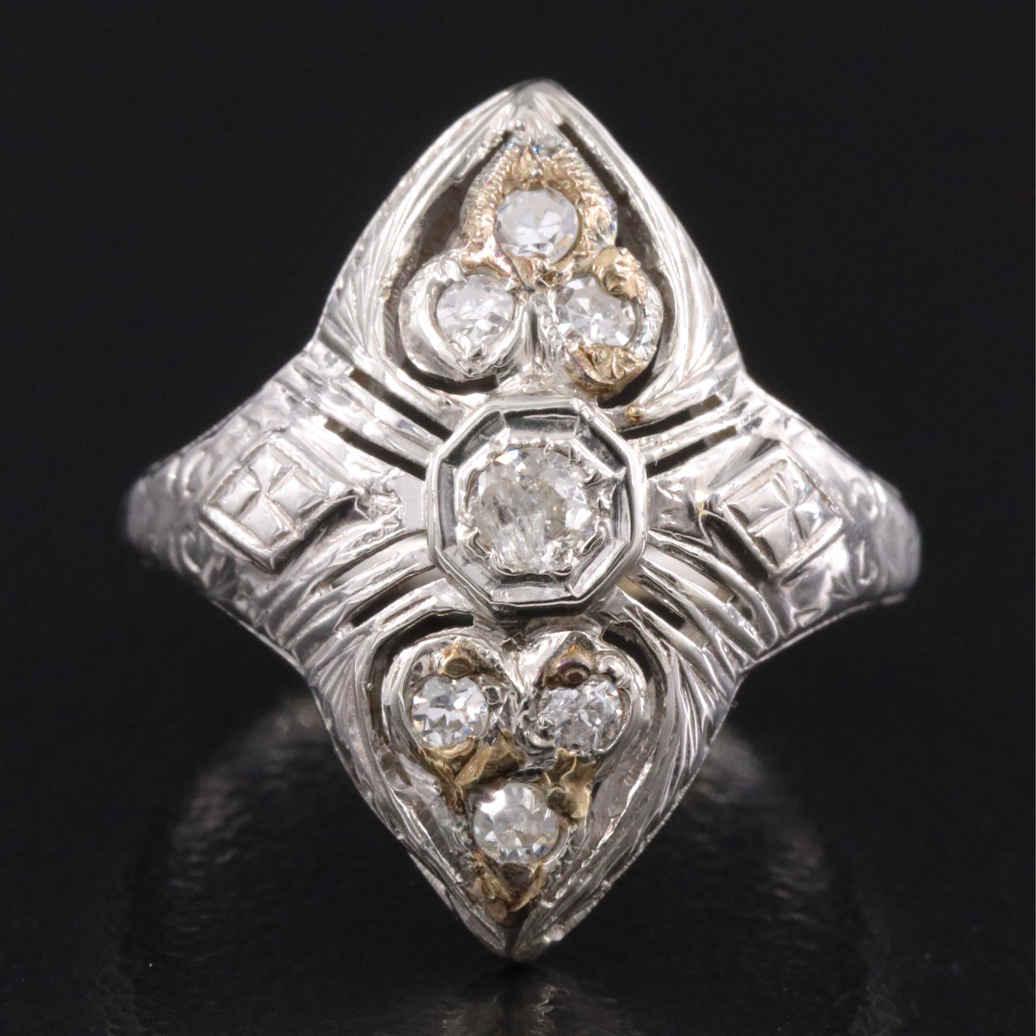 Vintage 18K 0.20 CTW Diamond Ring