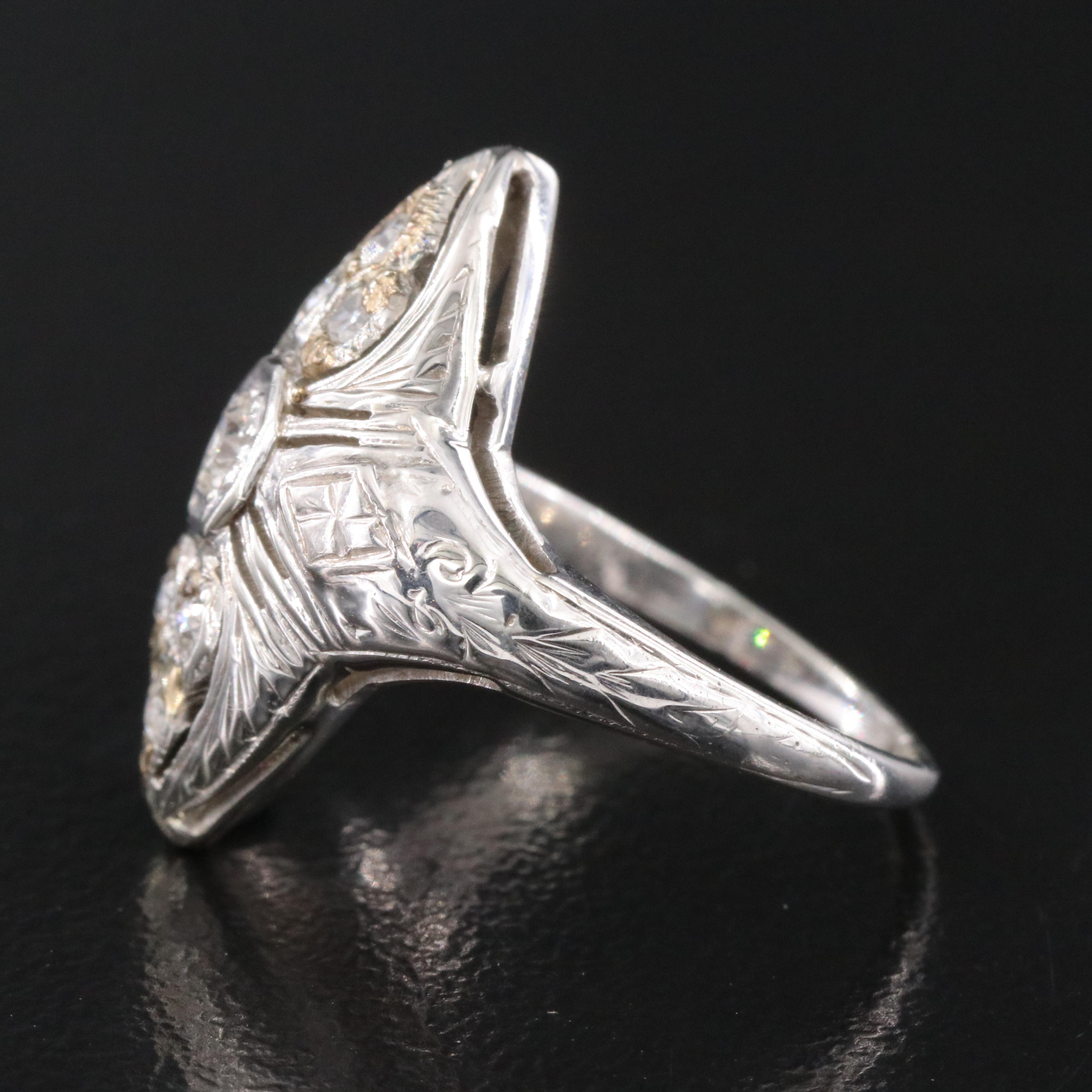 Vintage 18K 0.20 CTW Diamond Ring