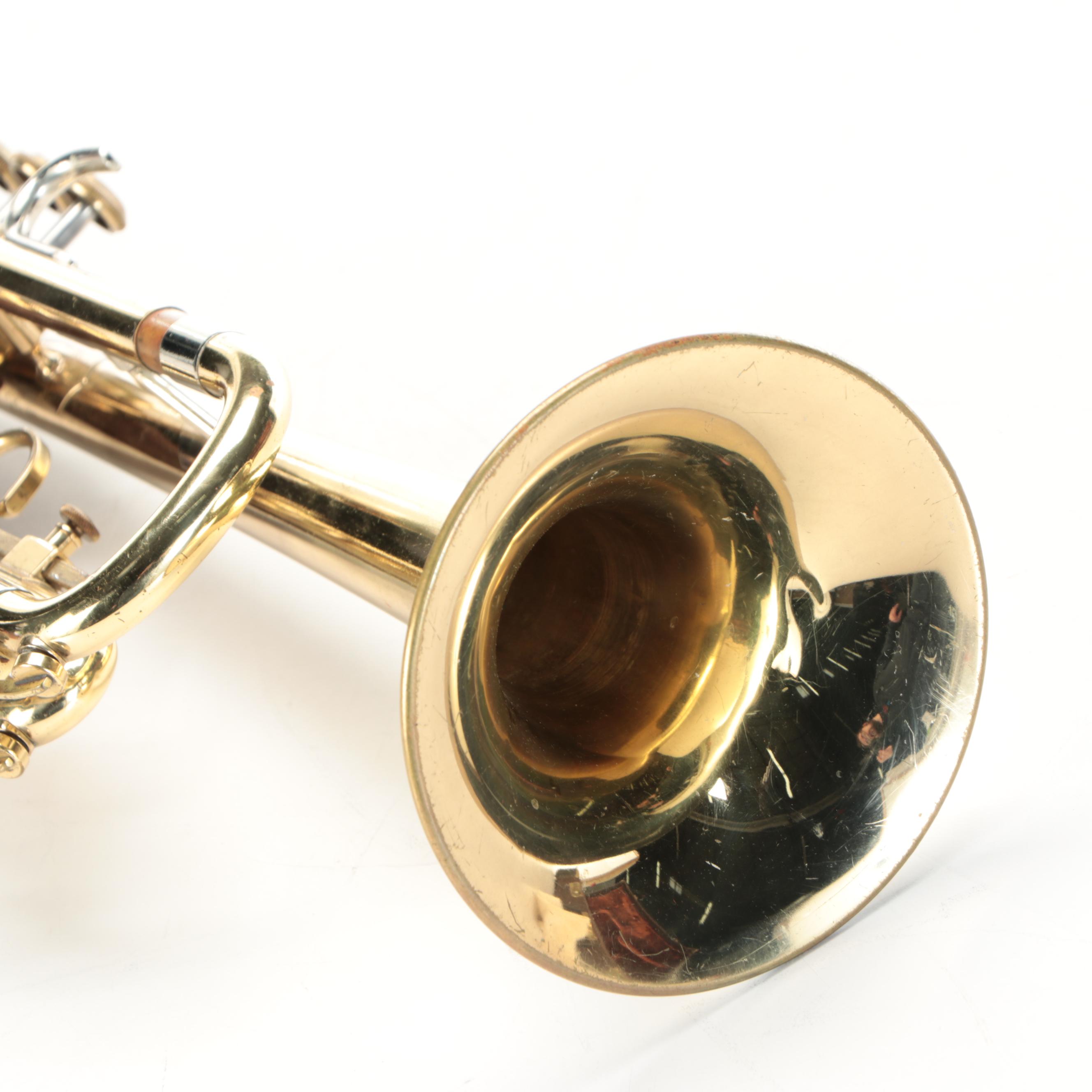 Olds Ambassador Student Trumpet with Case, Sheet Music and More Accessories