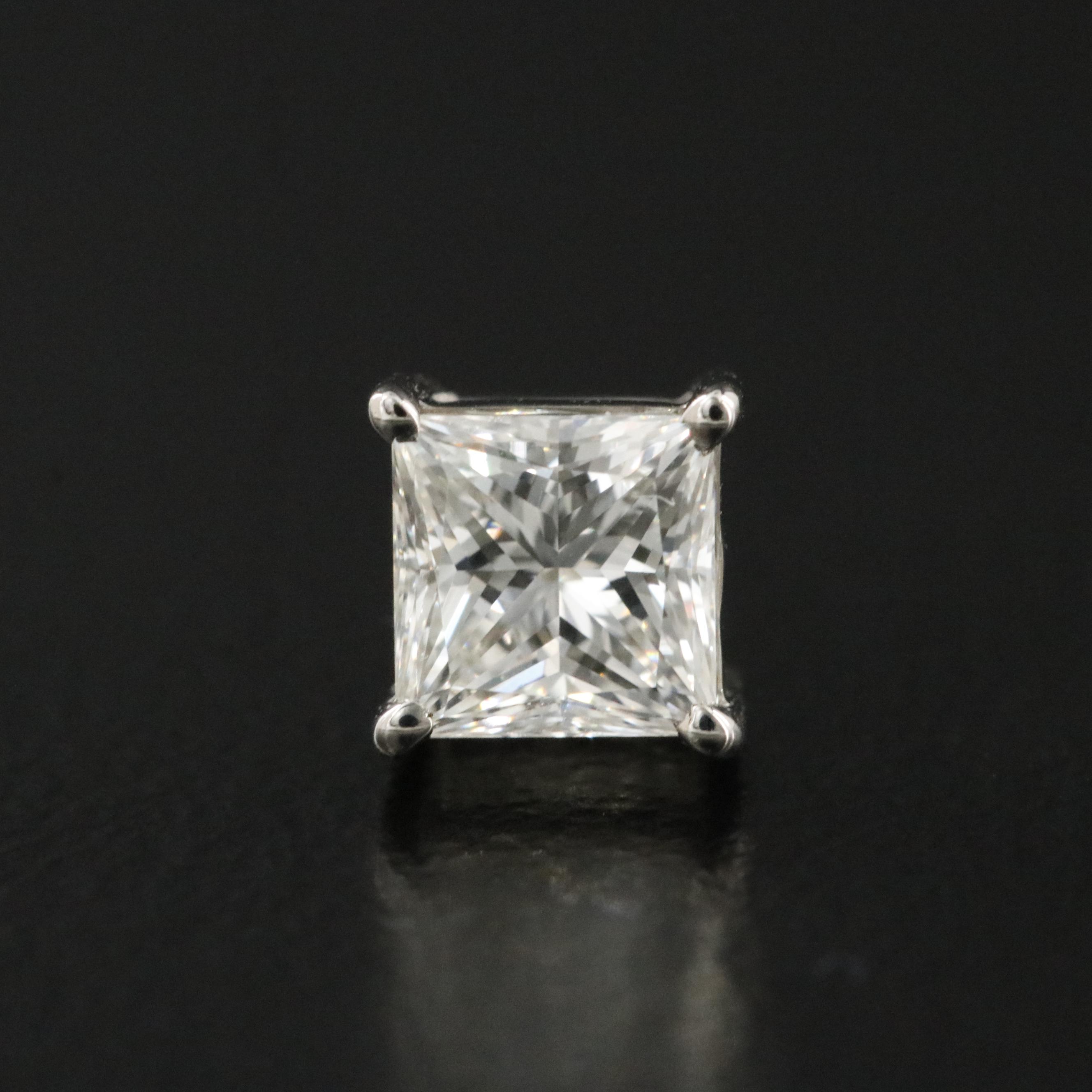 Platinum 1.01 CTW Diamond Stud Earrings with GIA Reports