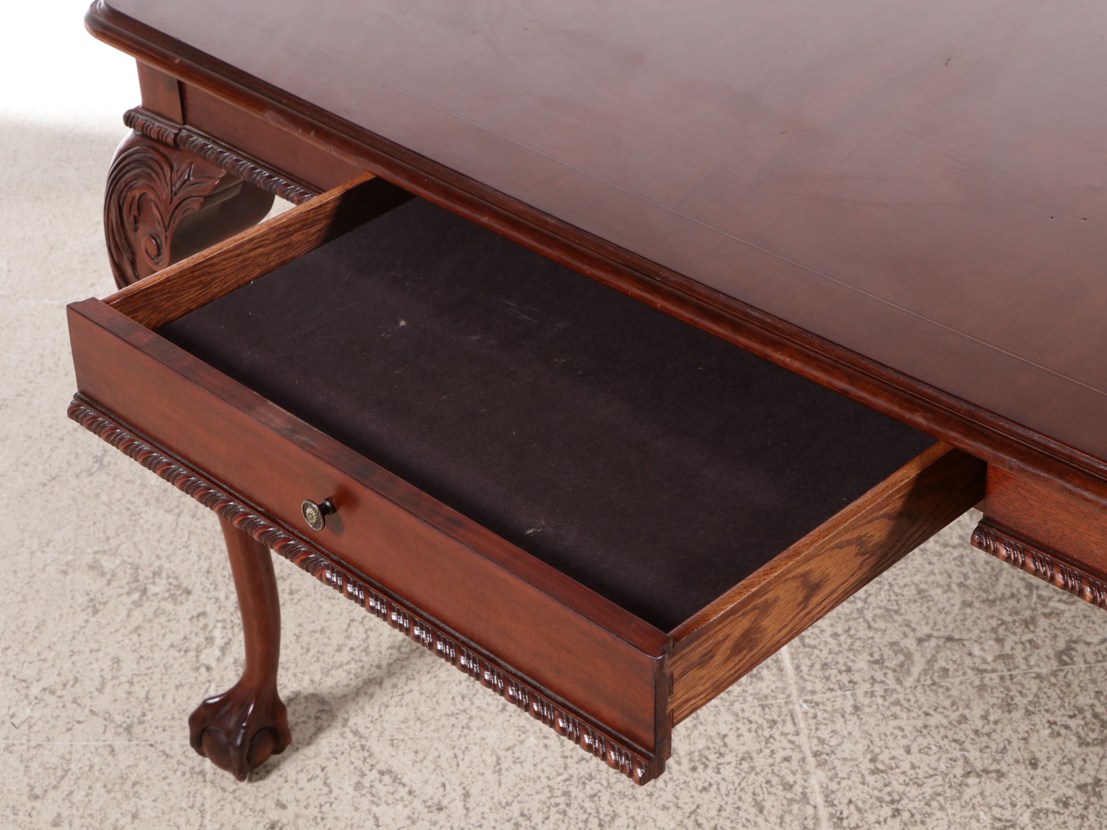 Chippendale Style Sting-Inlaid Mahogany Dining Table and Eight Chairs