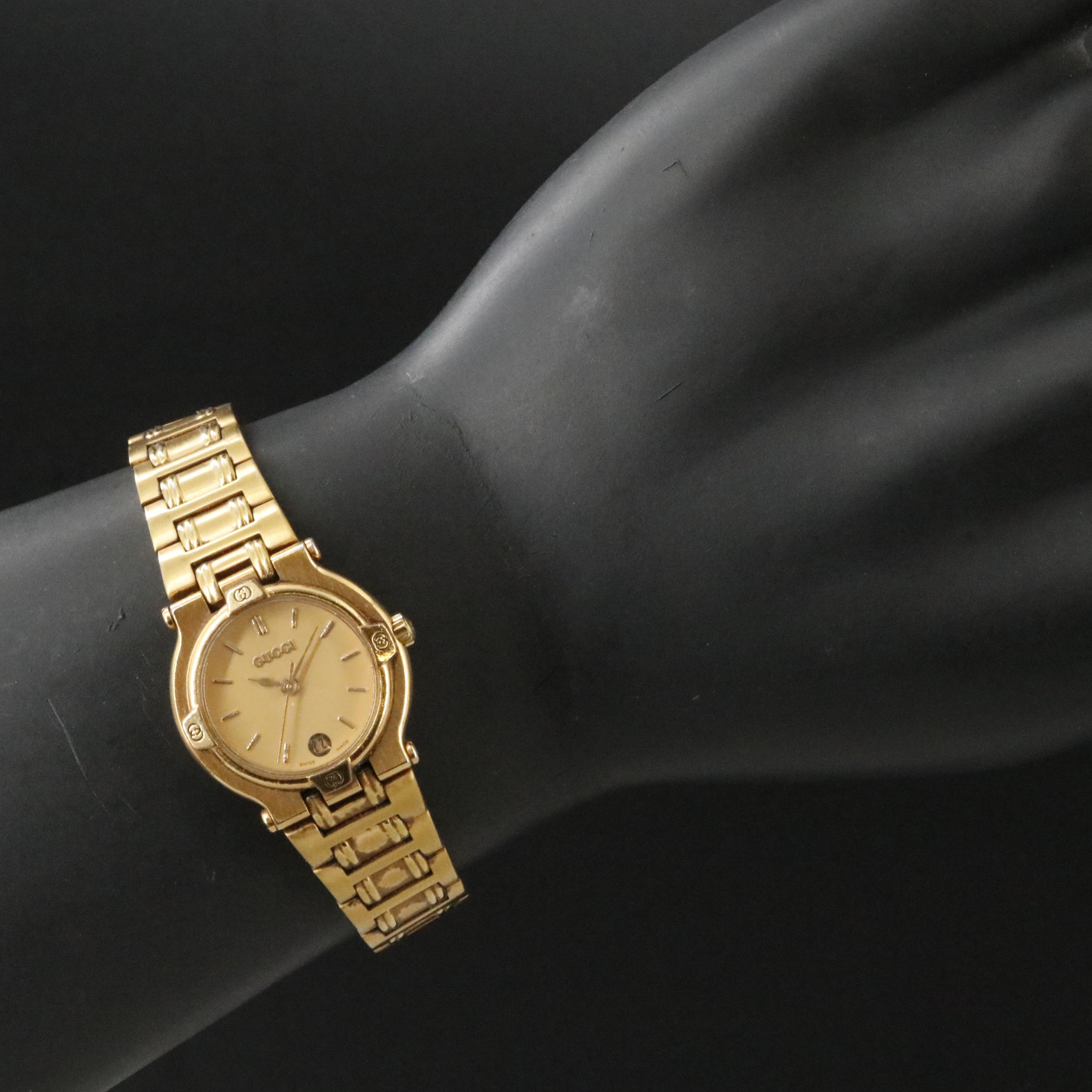 Gucci Classic 9200L Quartz Watch with Date Window