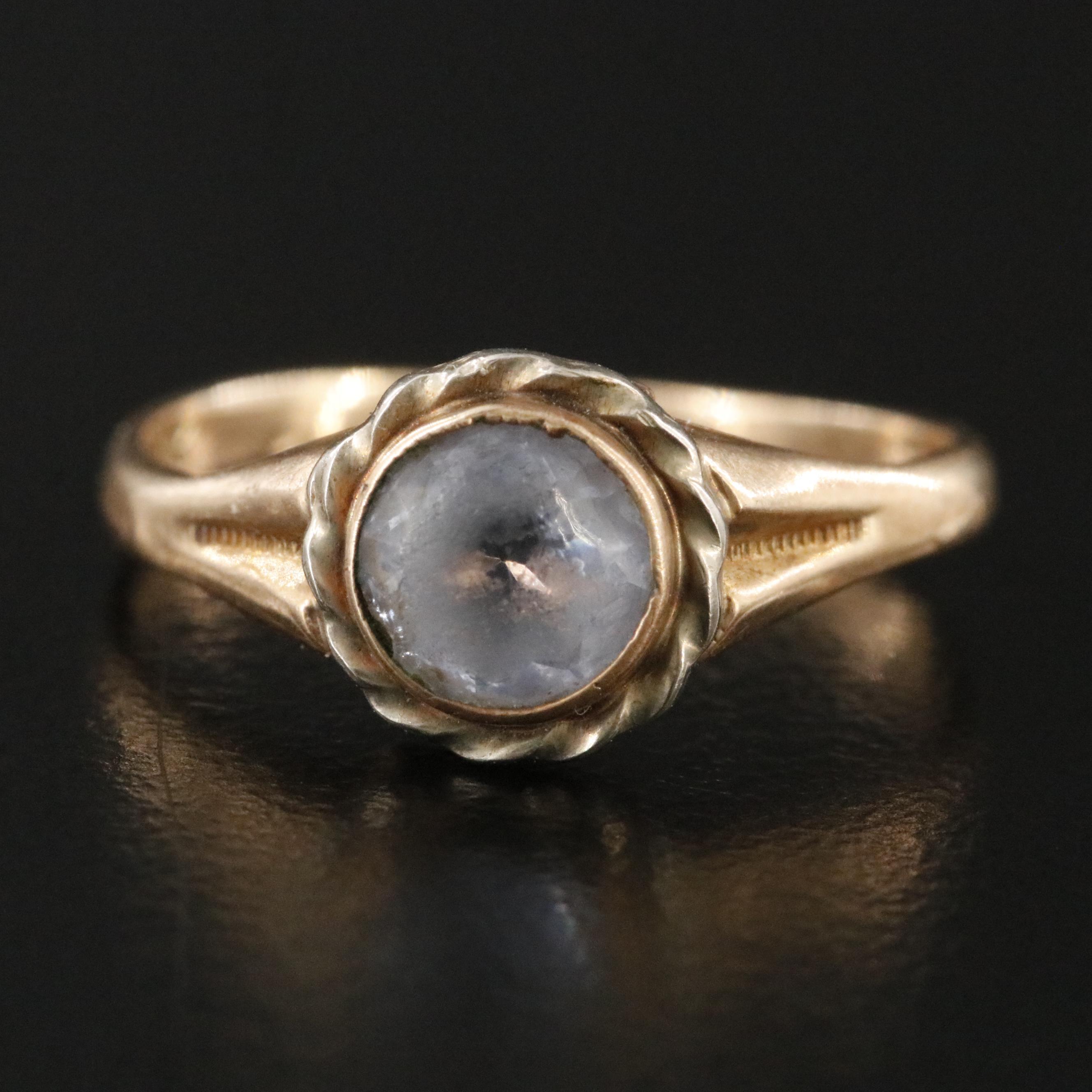 10K Ring with Glass