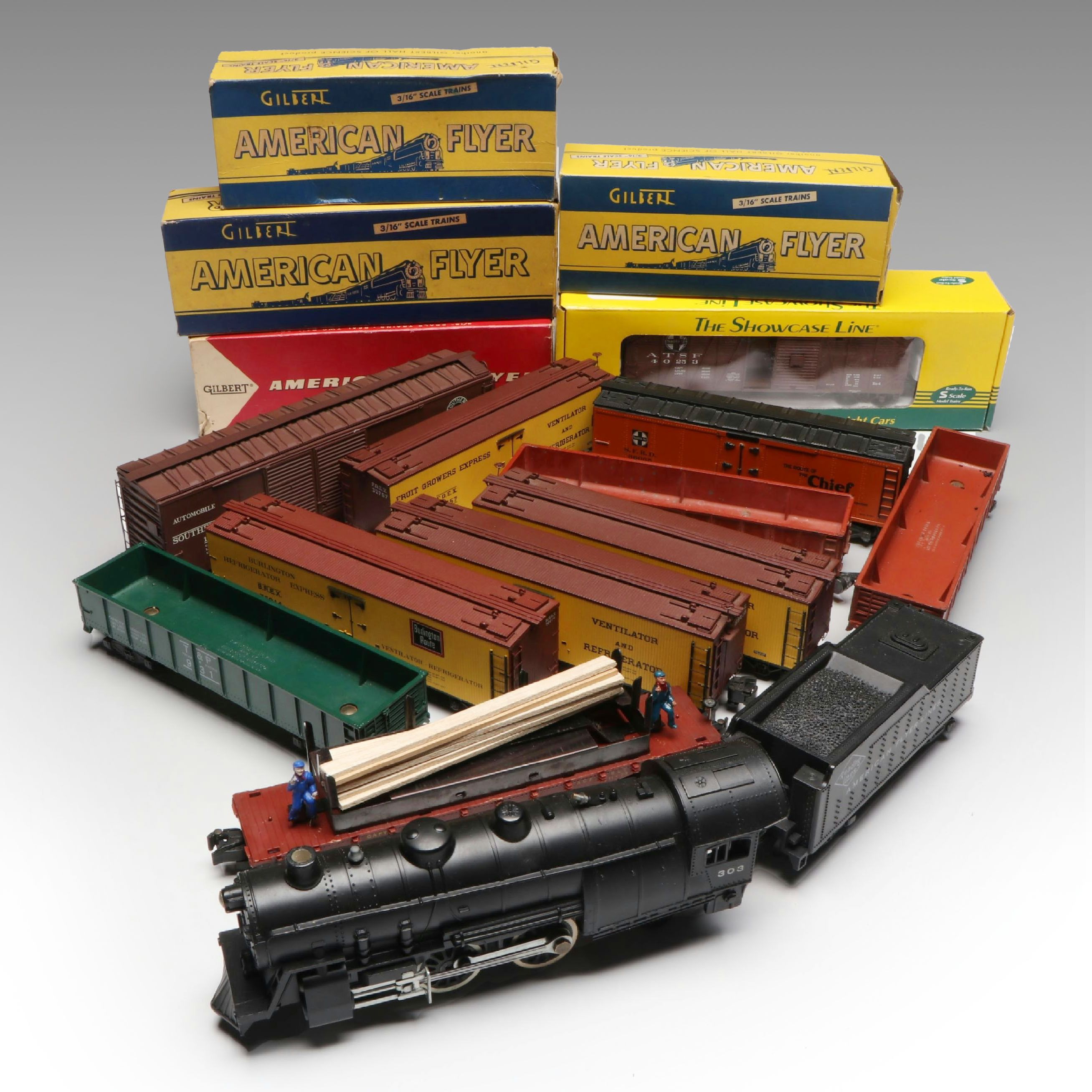 American Flyer S Gauge "Reading Lines" Steam Locomotive with Other Train Cars