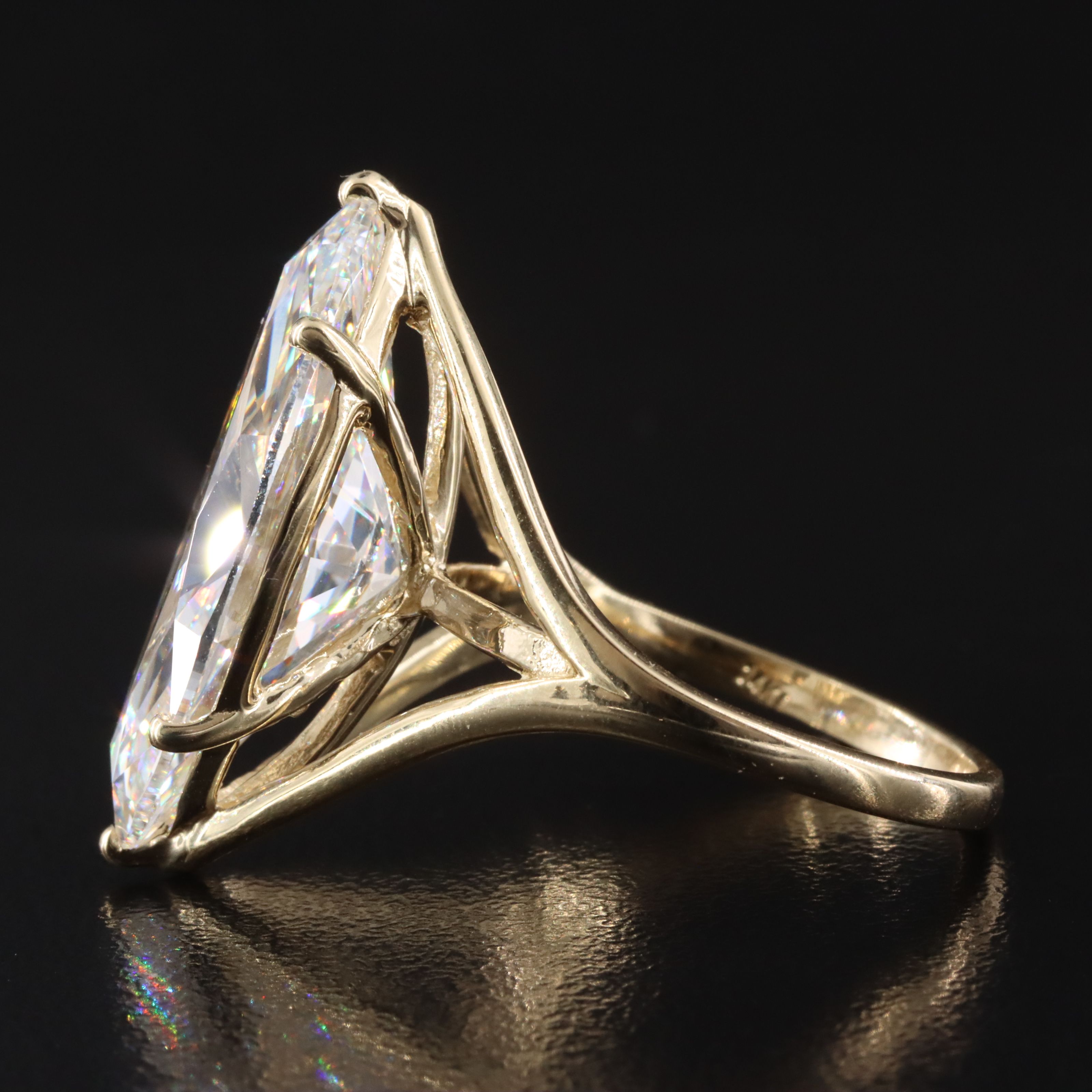 14K 10.09 CT Lab Grown Diamond Solitaire Ring with IGI Report