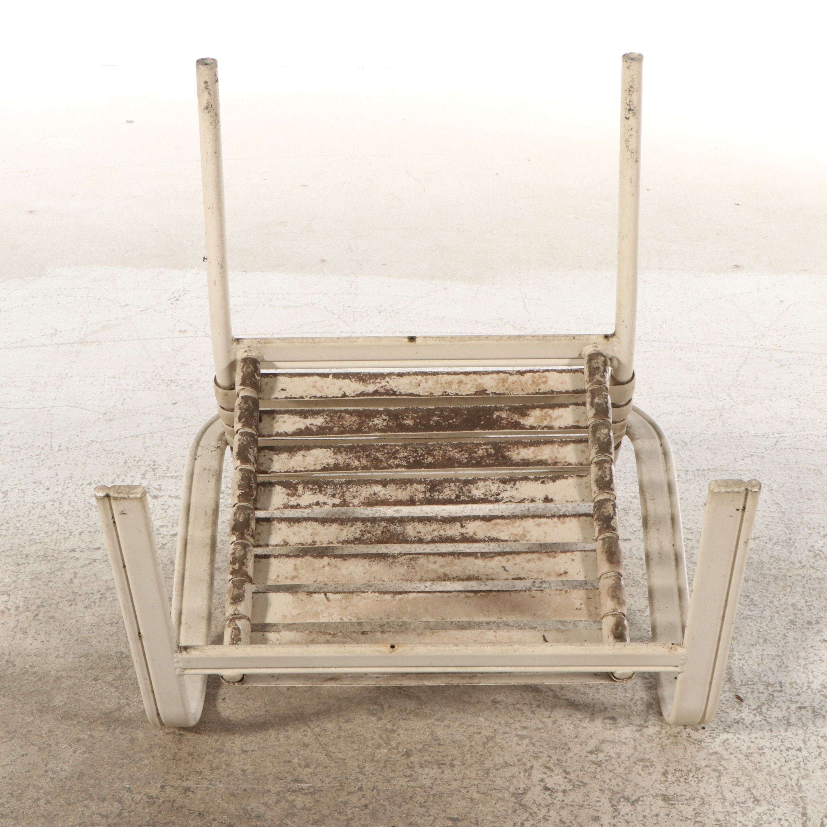 Tropitone Beige Aluminum and PVC Patio Dining Set with Four Chairs