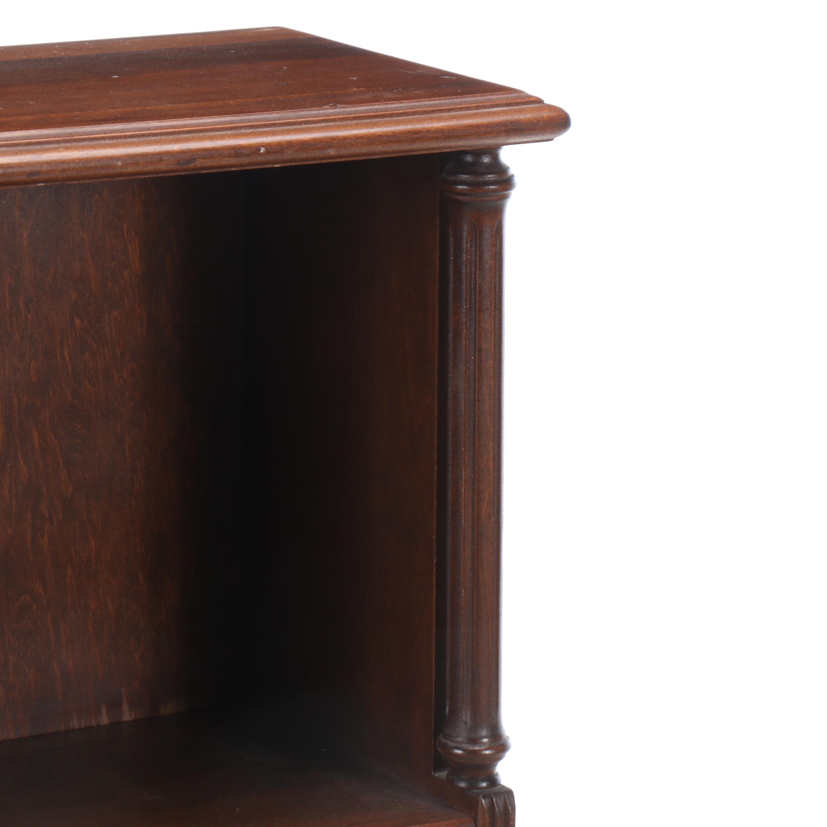 Federal Style Mahogany Finish Wooden Bookshelf
