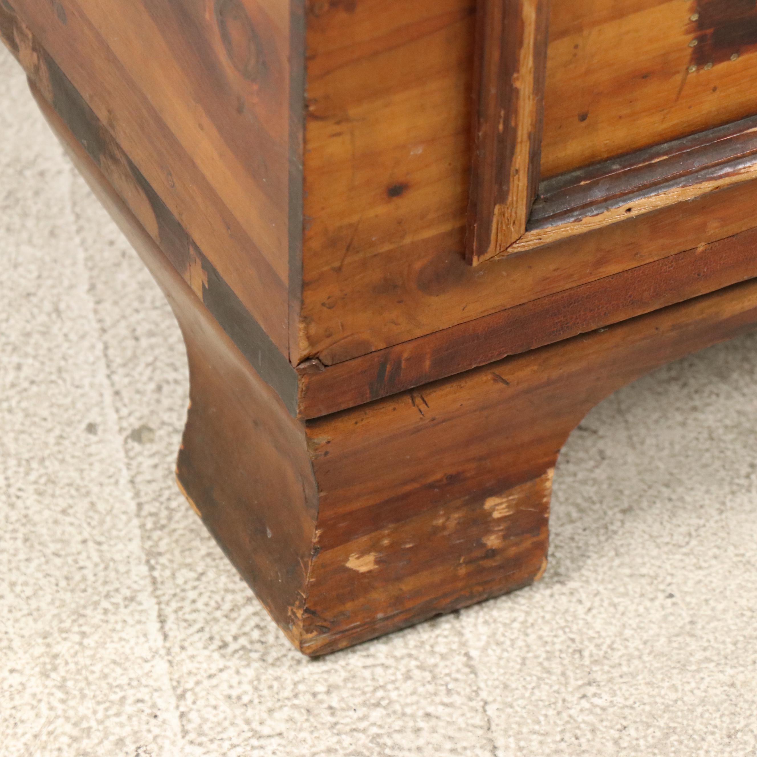 Standard Red Cedar Blanket Chest, Early 20th Century