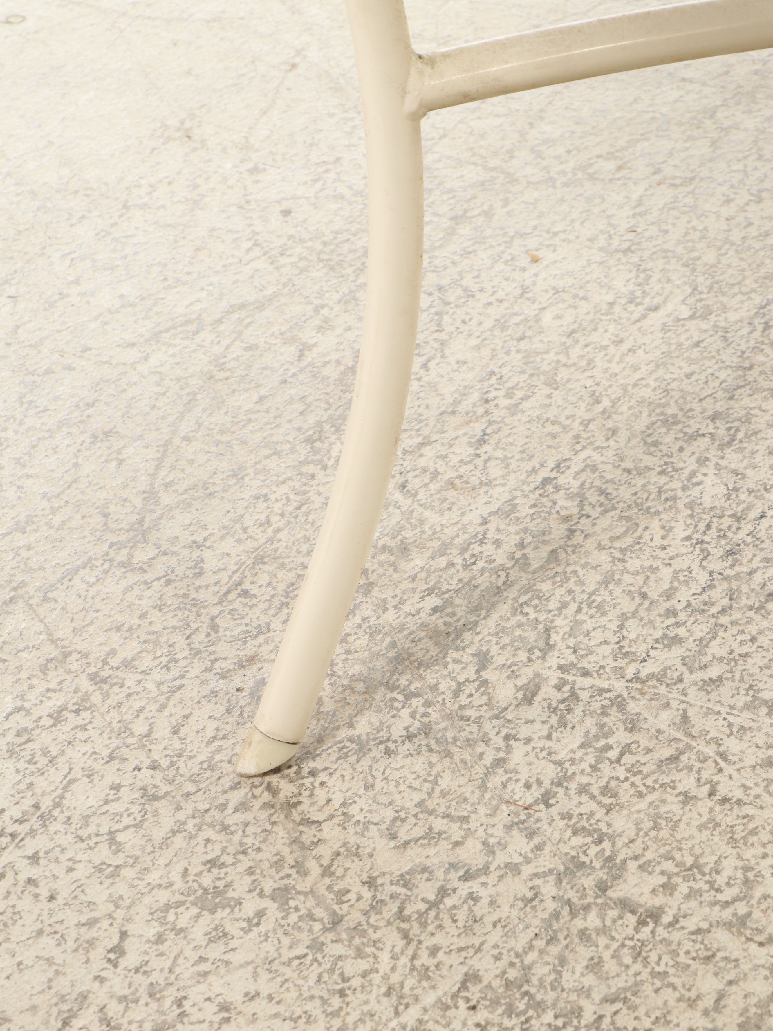 Tropitone Beige Aluminum Oval Dining Table with Swivel Armchairs