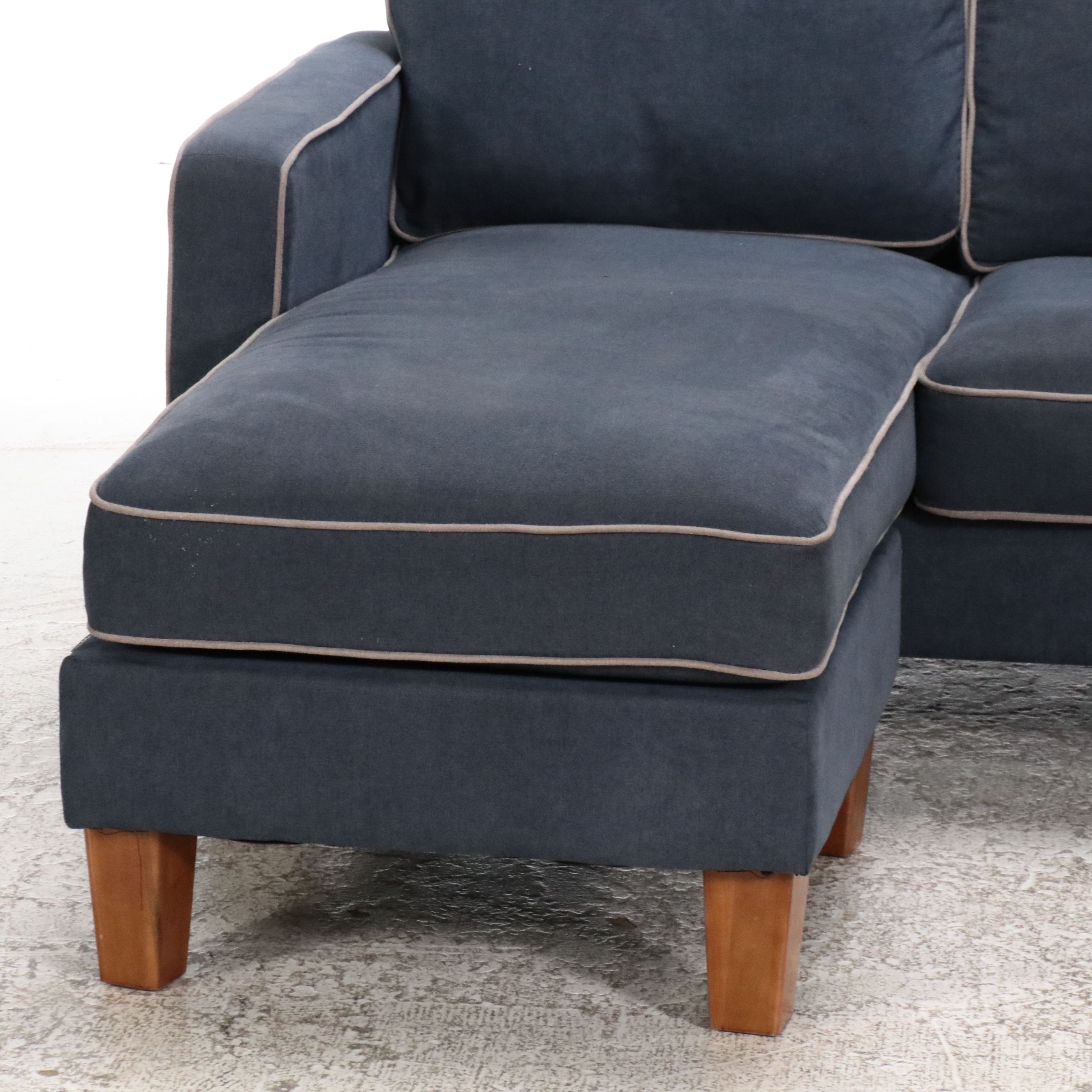 Contemporary Upholstered Sectional Sofa