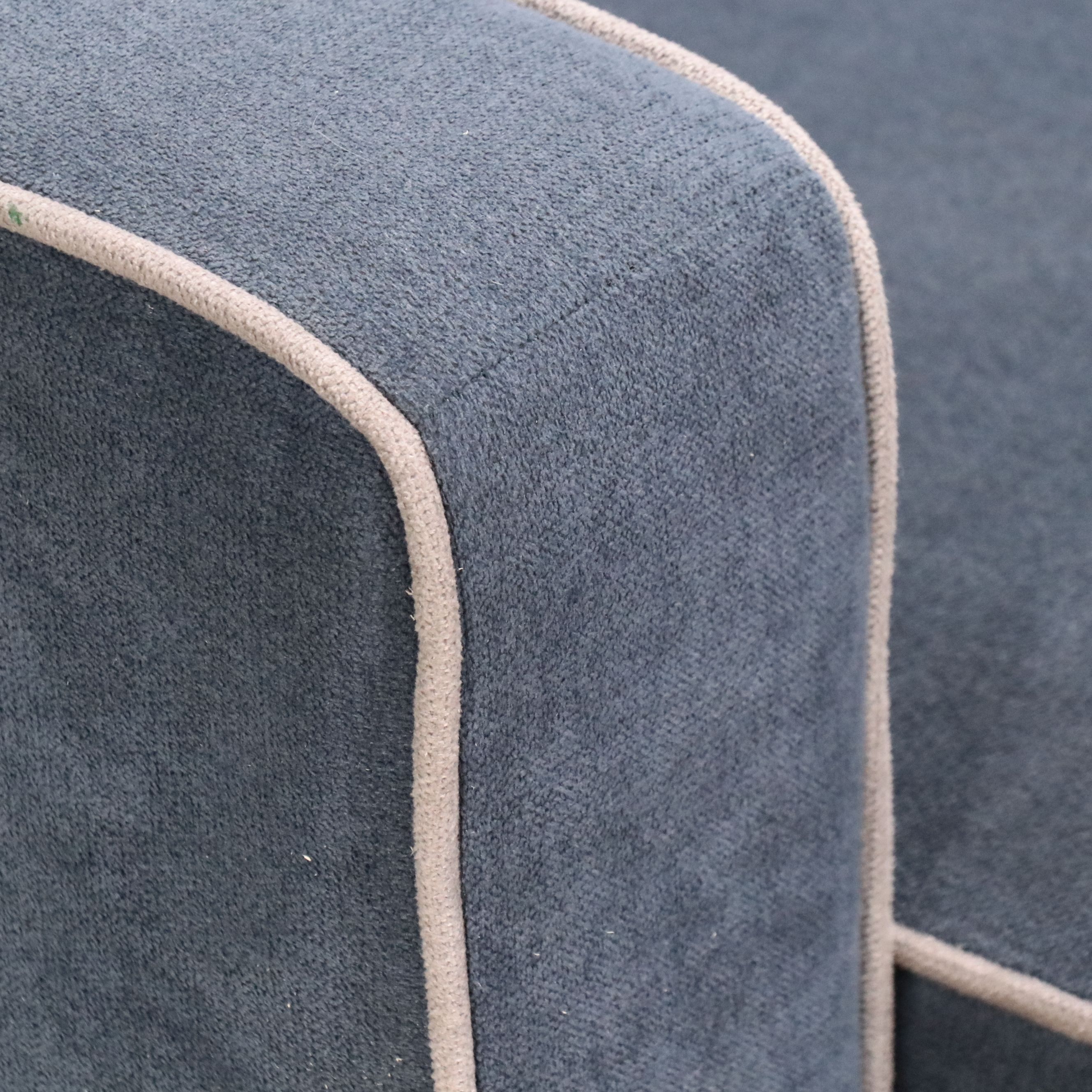 Contemporary Upholstered Sectional Sofa