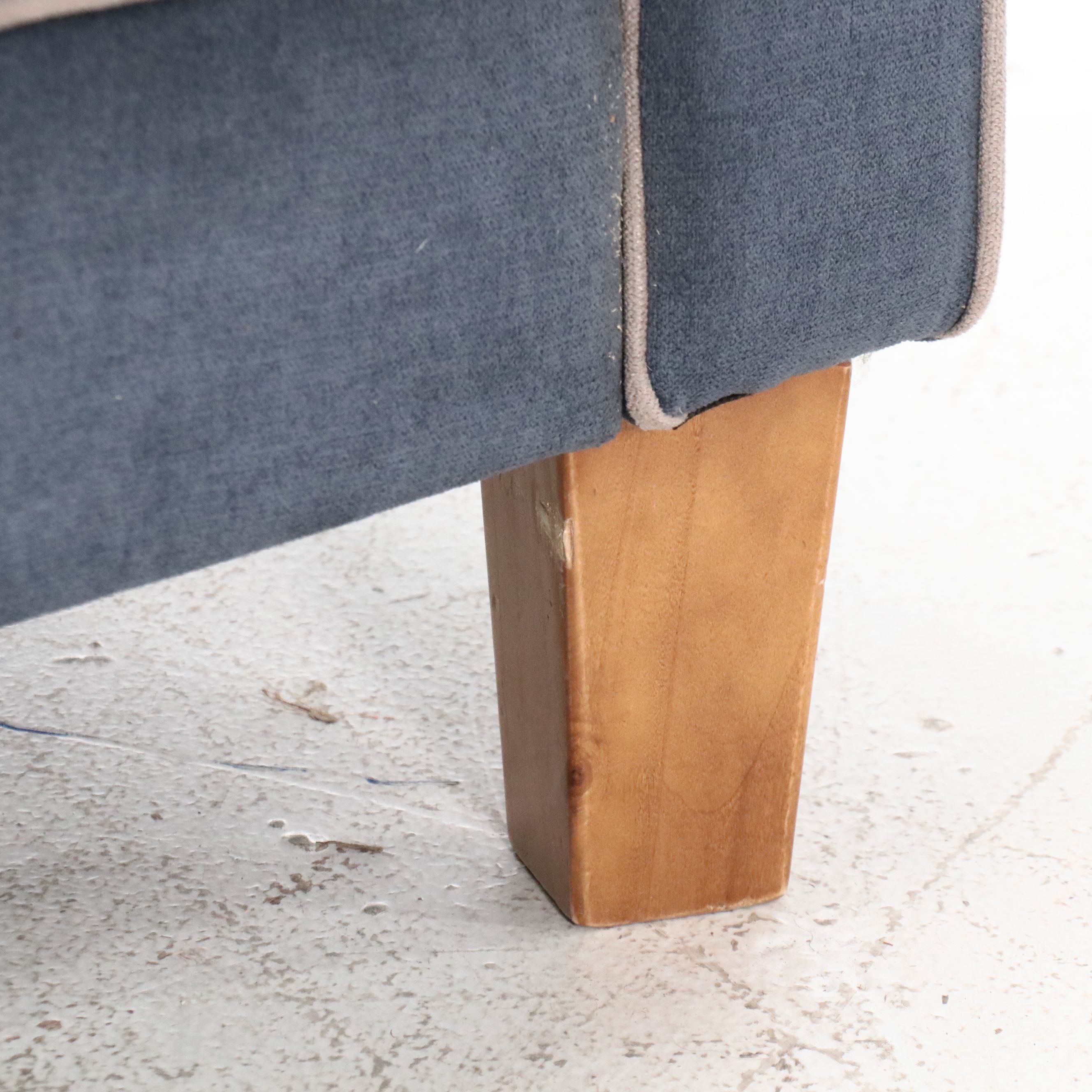 Contemporary Upholstered Sectional Sofa