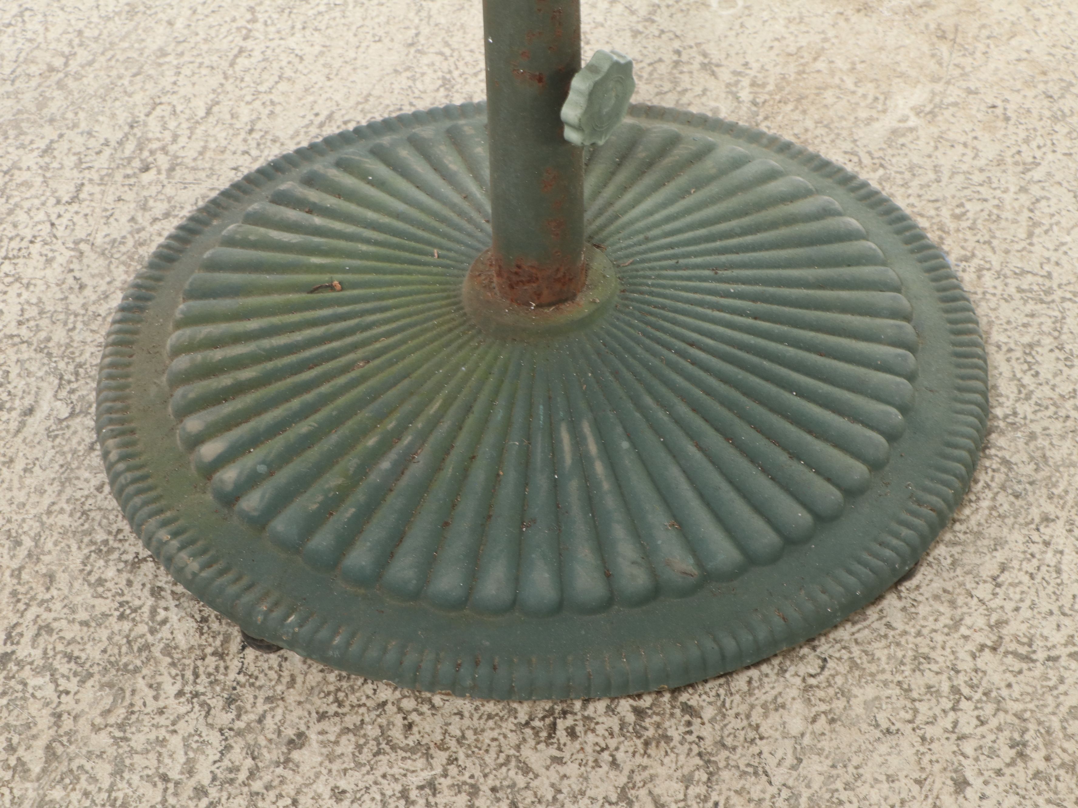 Tropitone Beige Aluminum Oval Dining Table with Swivel Armchairs