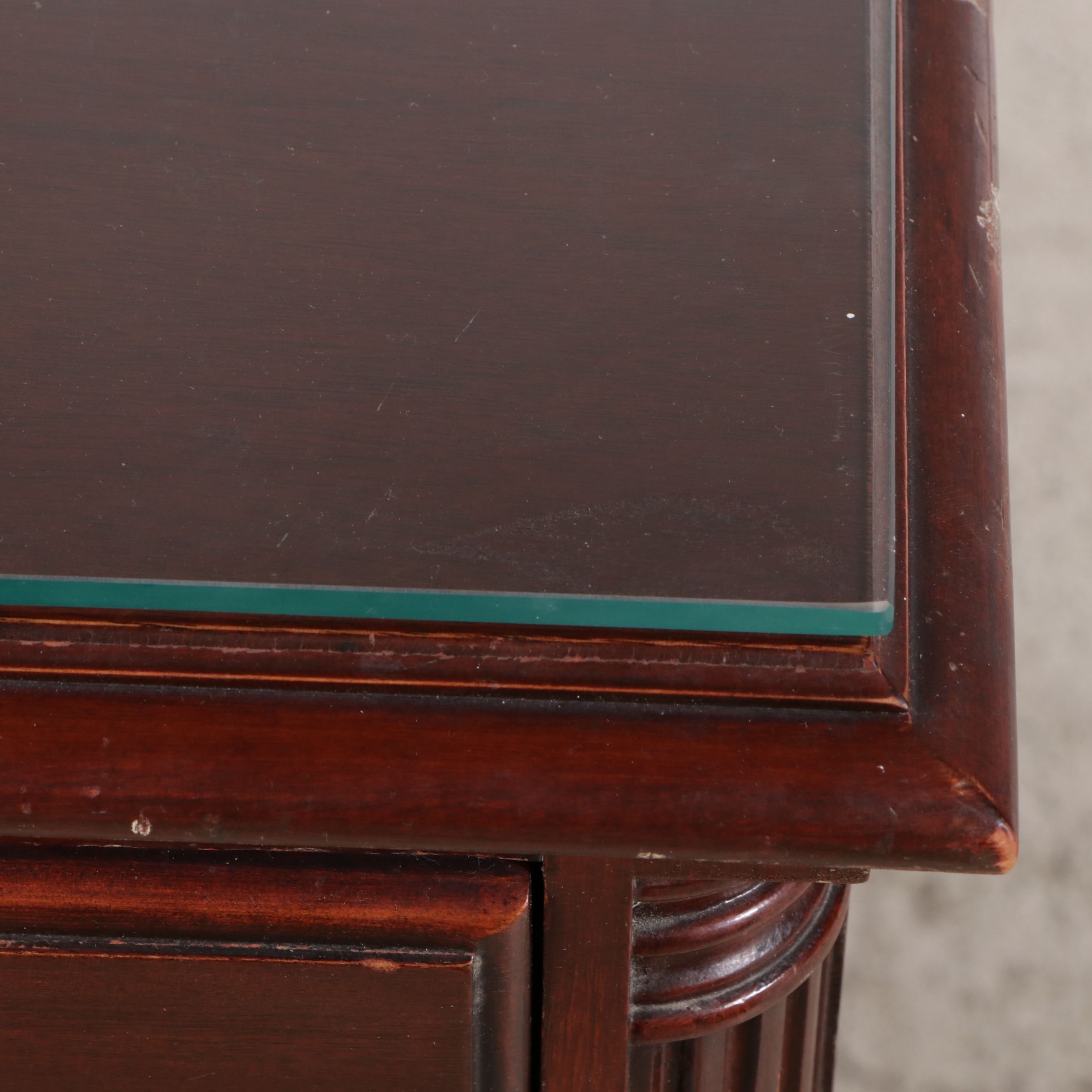 Georgian Style Style Mahogany Dresser with Wall Mirror, Mid-20th Century