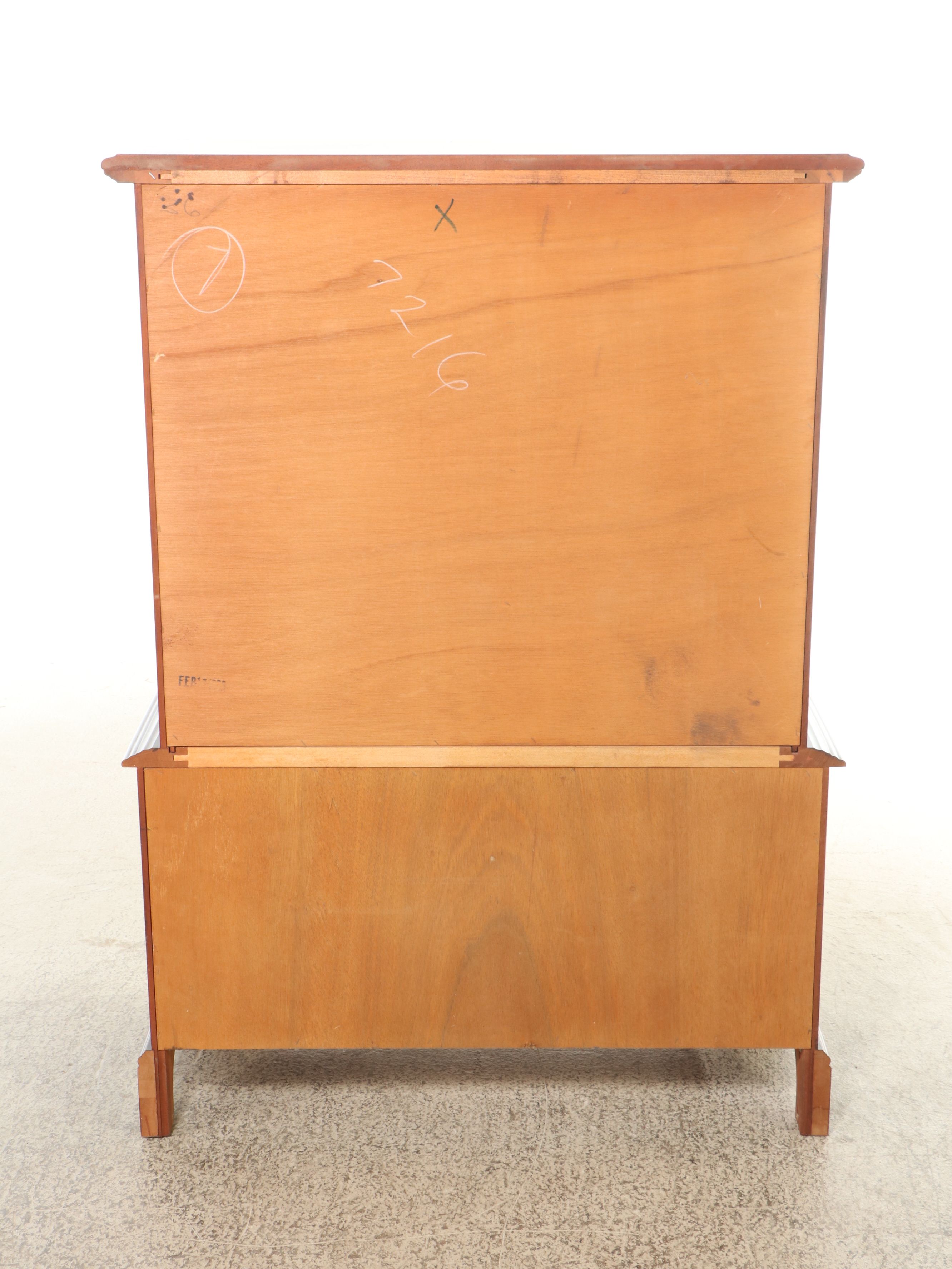 Georgian Style Mahogany Finish One-Piece Chest on Chest and Bachelor's Chest