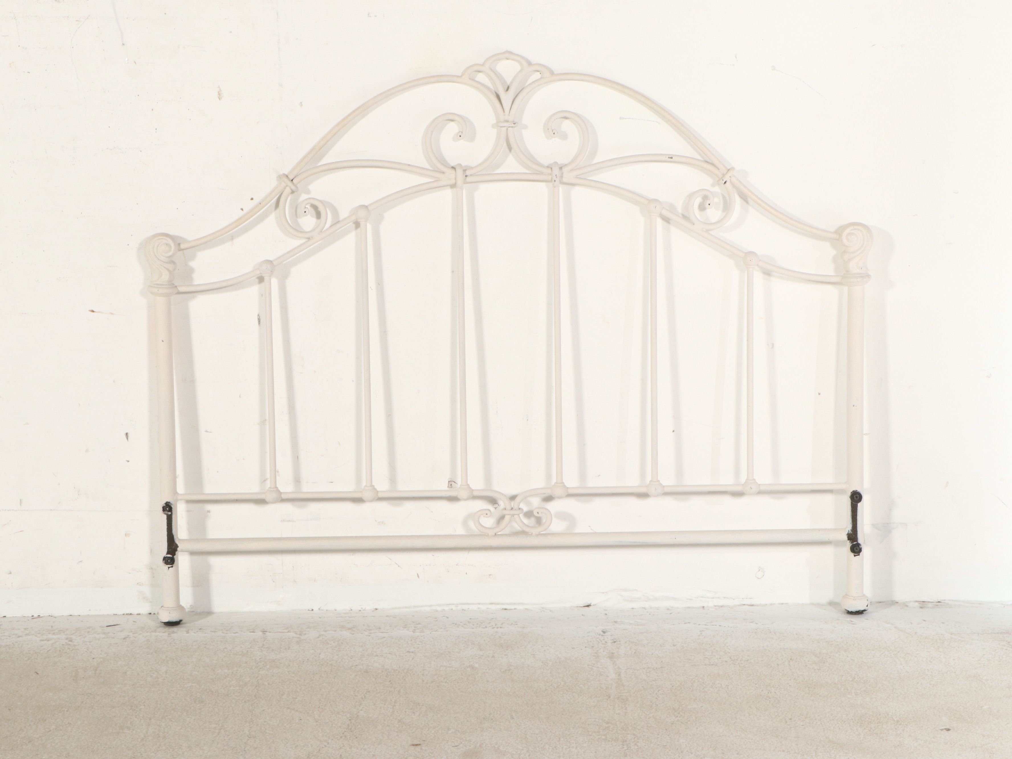 Victorian Style Painted Full Iron Bed and Charter Club Suffolk Puff Accent Quilt