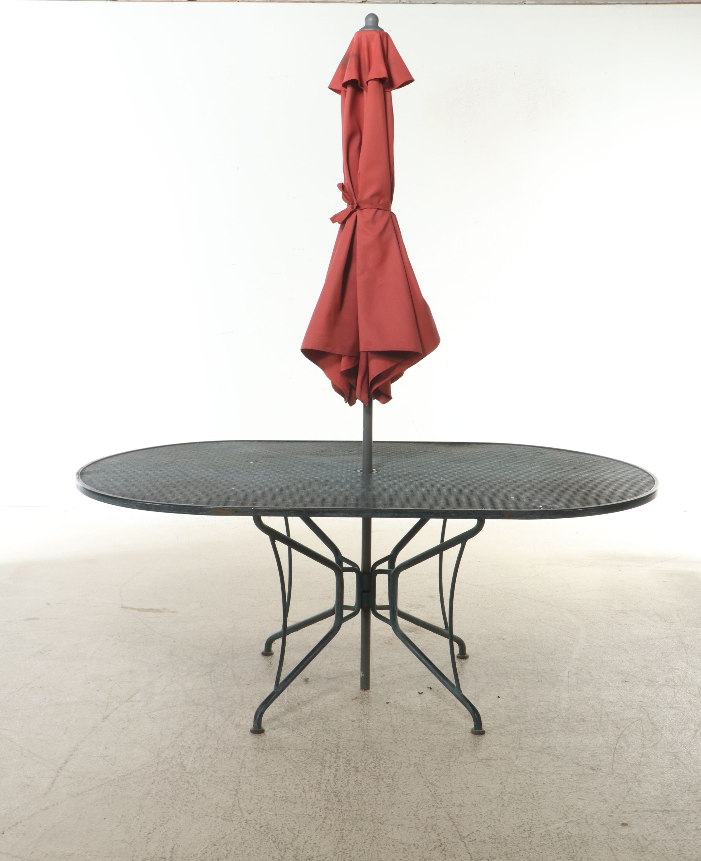 Wrought Iron and Diamond Mesh Patio Dining Set with Umbrella