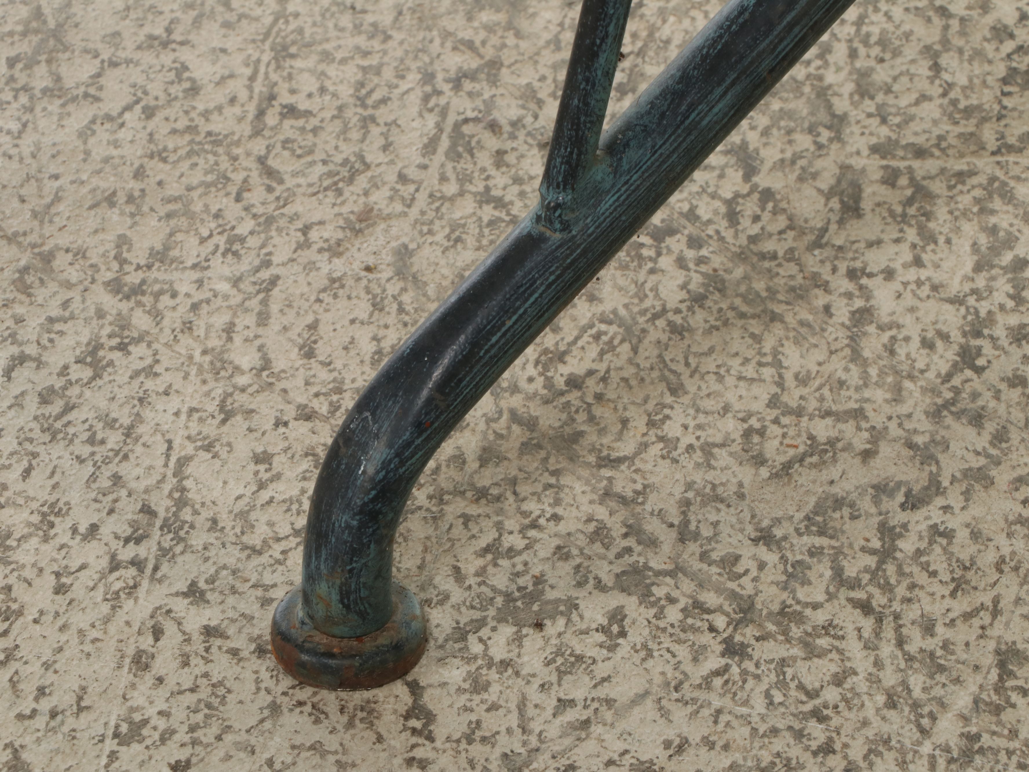 Wrought Iron and Diamond Mesh Patio Dining Set with Umbrella