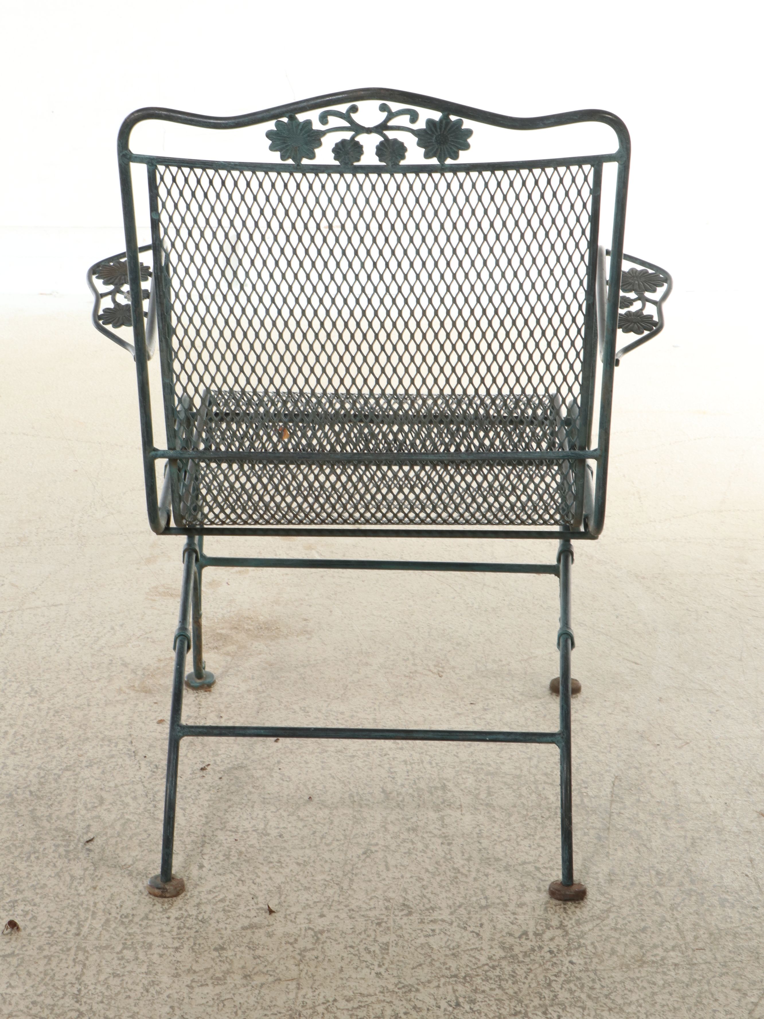 Wrought Iron and Diamond Mesh Patio Dining Set with Umbrella