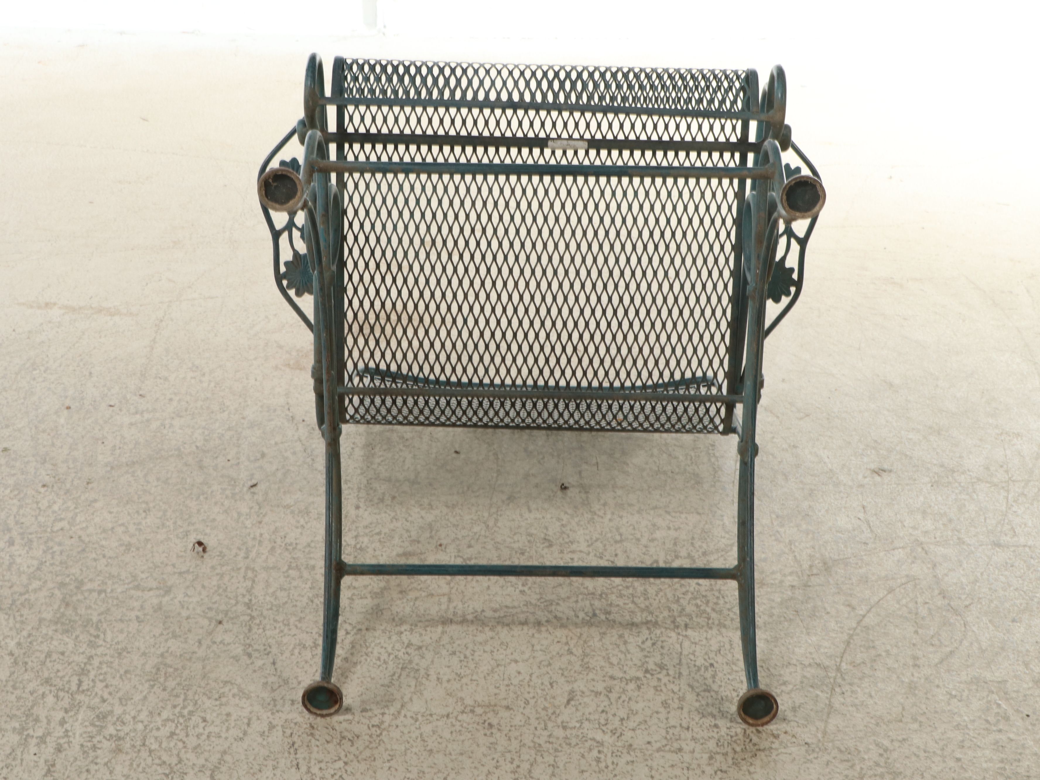 Wrought Iron and Diamond Mesh Patio Dining Set with Umbrella