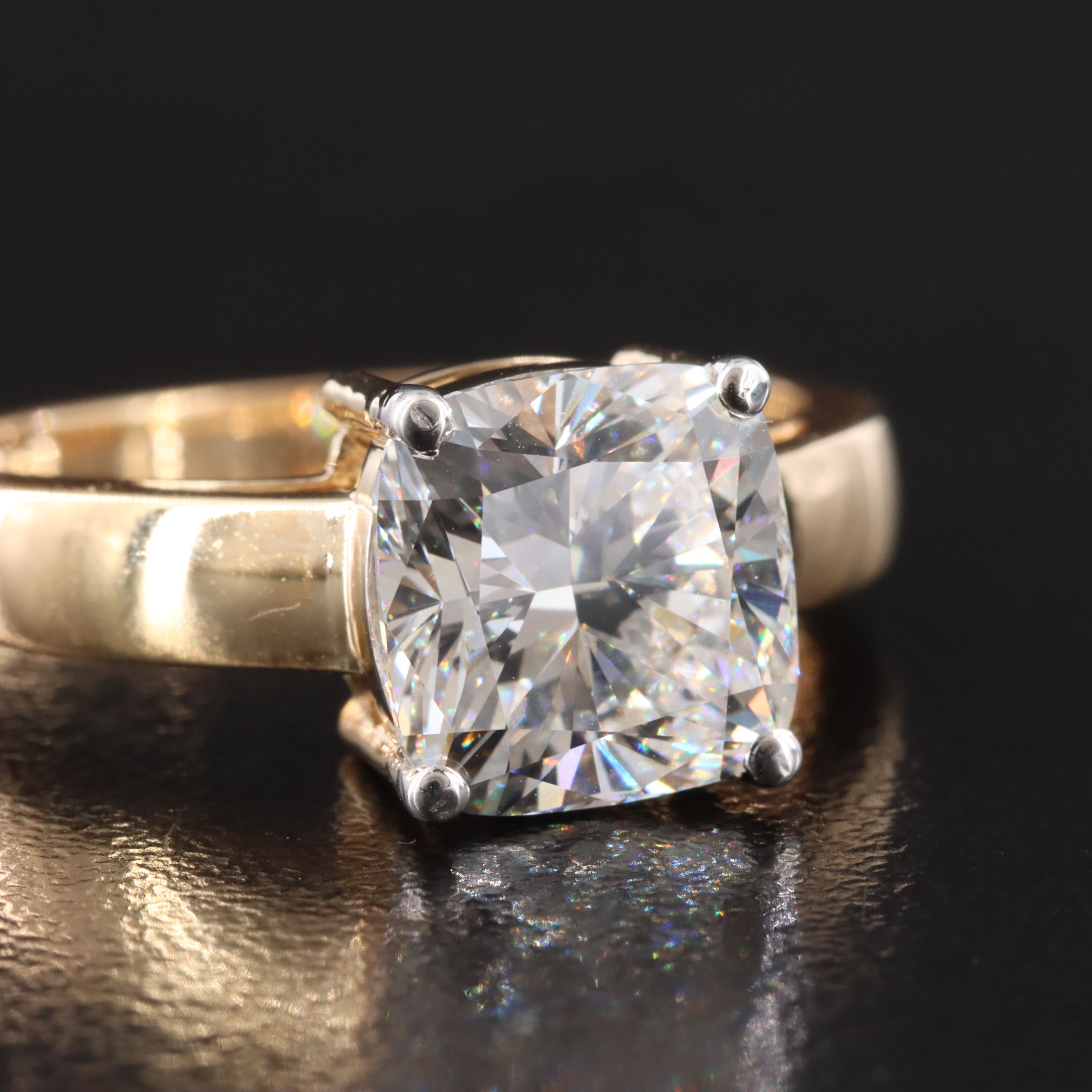 18K 2.59 CT Lab Grown Diamond Solitaire Ring with IGI Report