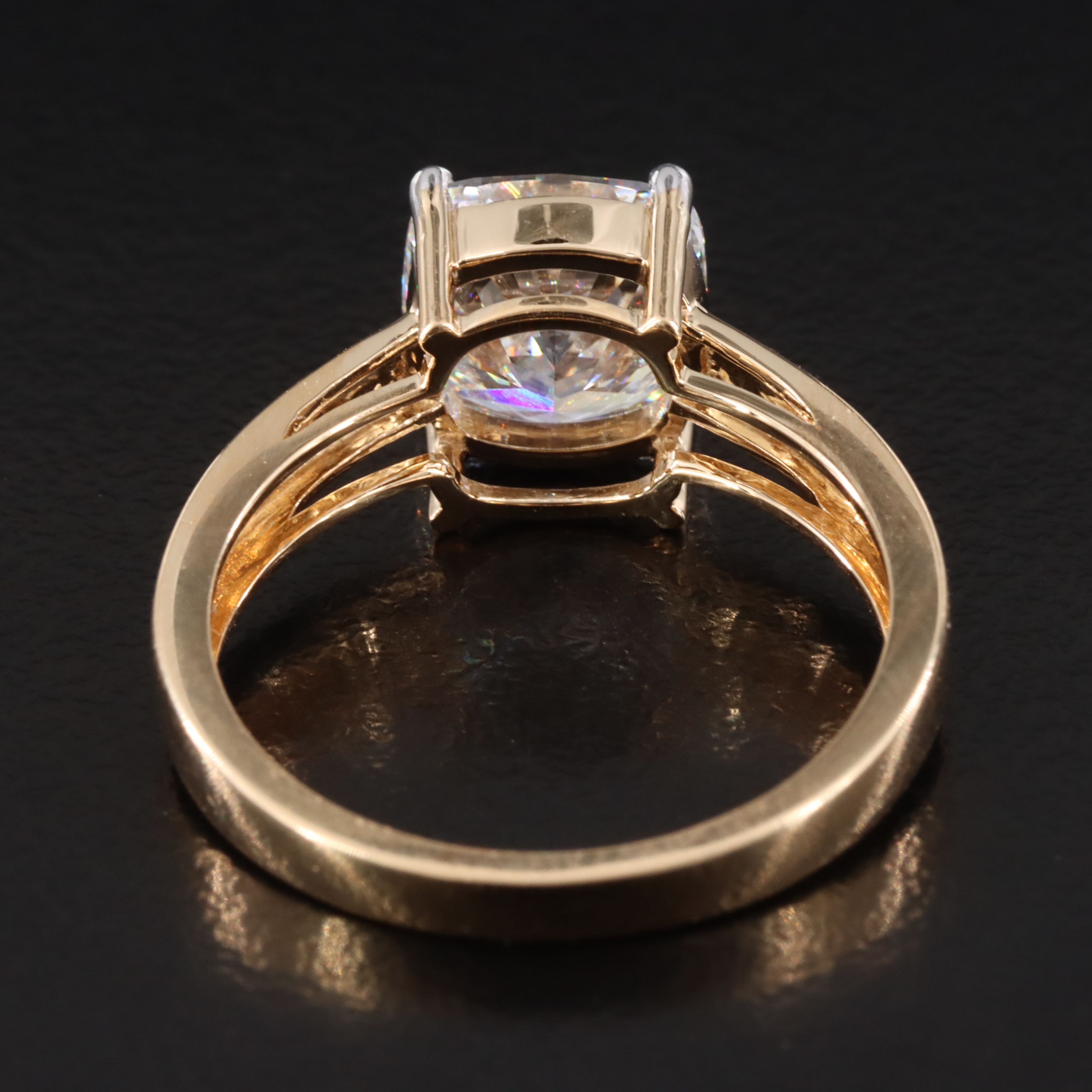 18K 2.59 CT Lab Grown Diamond Solitaire Ring with IGI Report