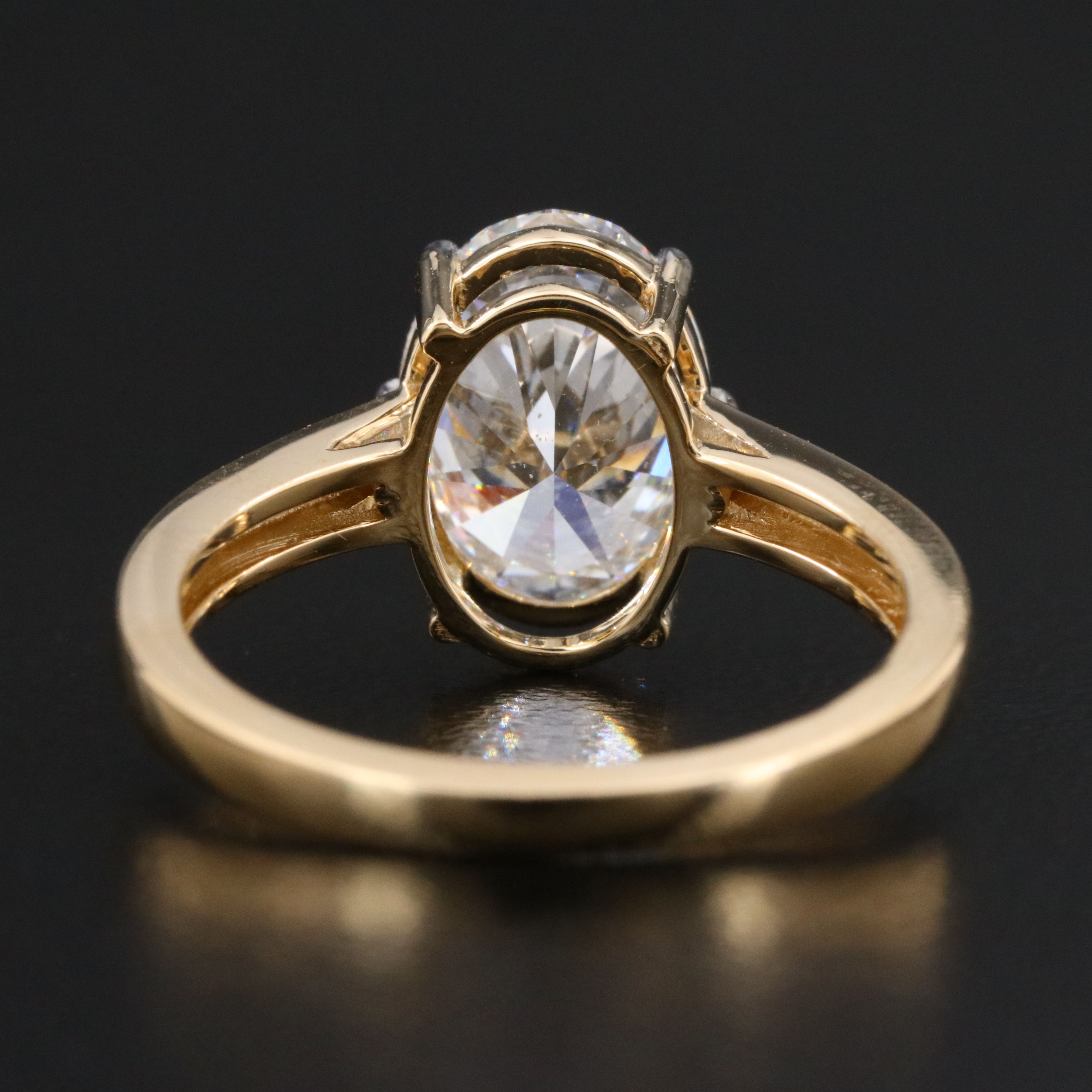 18K 2.59 CT Lab Grown Diamond Solitaire Ring with IGI Report