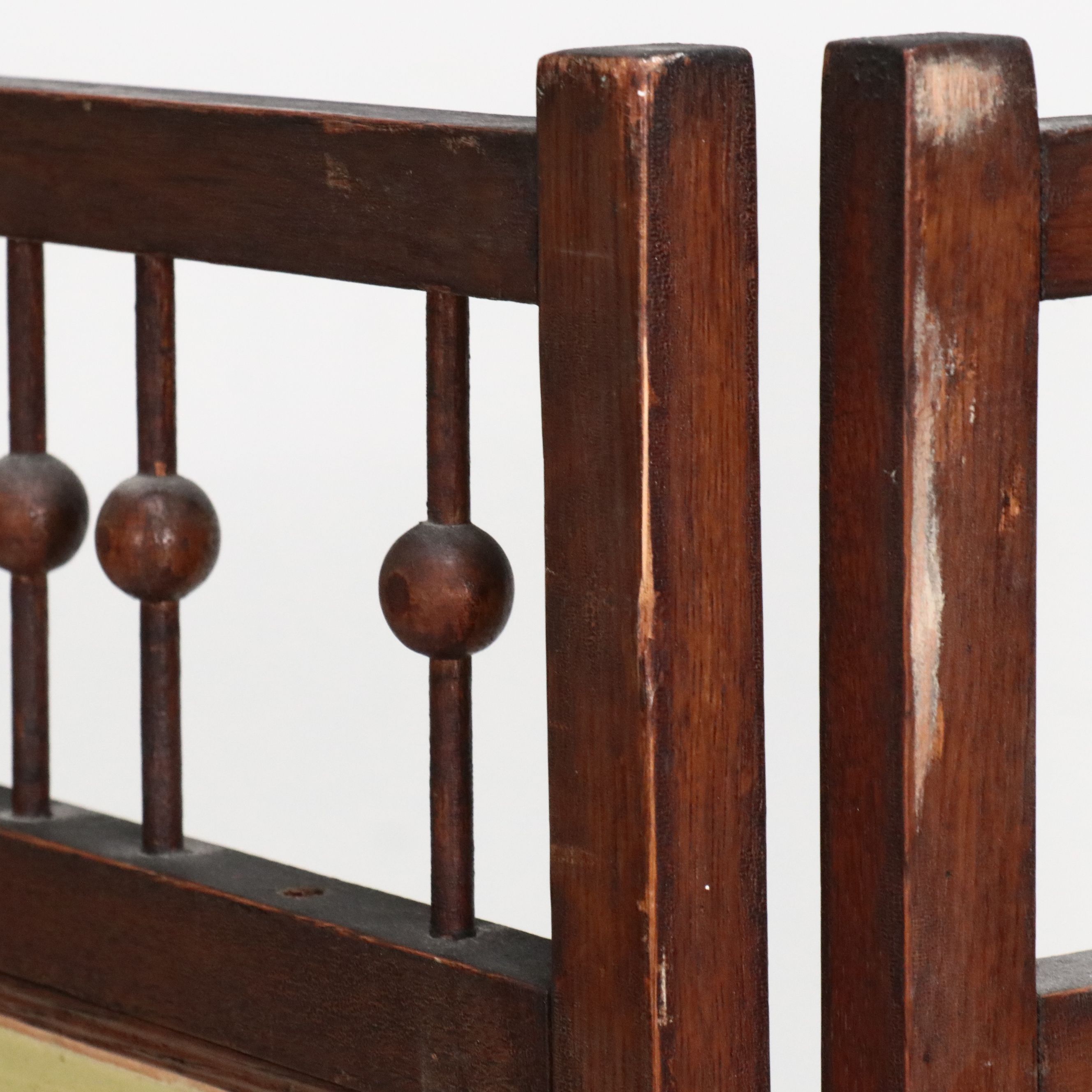 American Late Victorian Hand-Painted Ball and Stick Wooden Screen