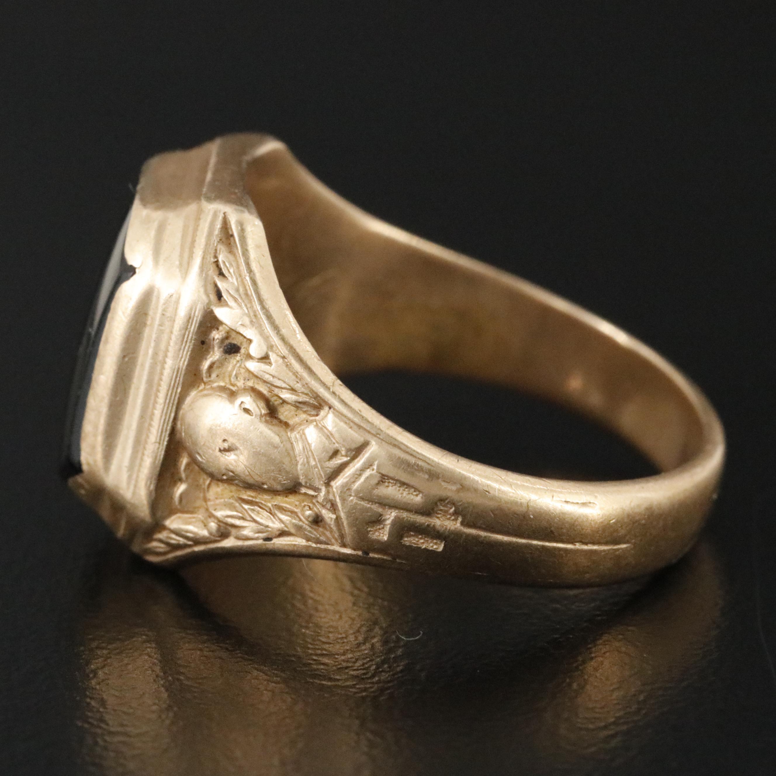 Vintage 10K Black Onyx Class Ring
