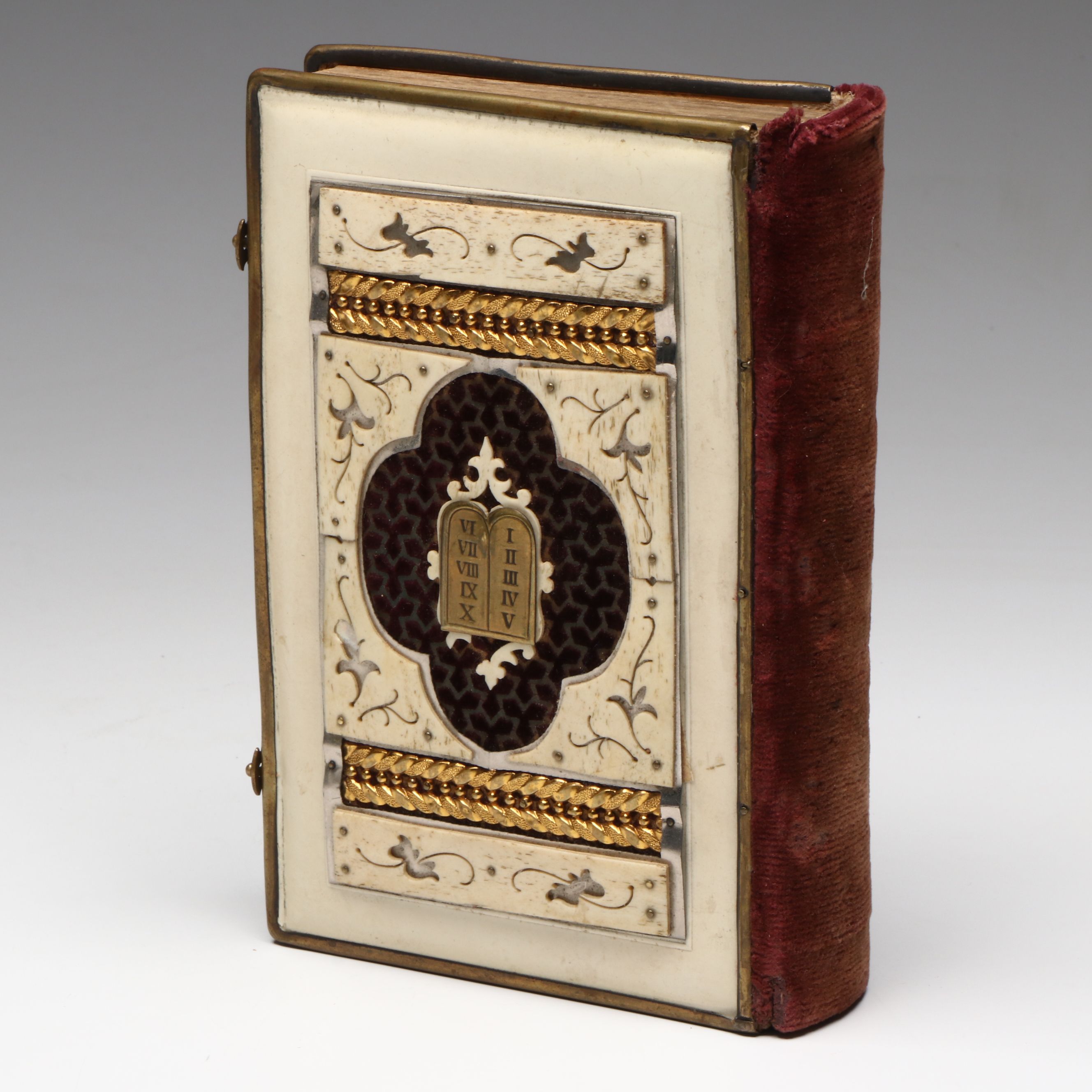 Hebrew and English "The Form of Prayers for the Day of Atonement," circa 1900