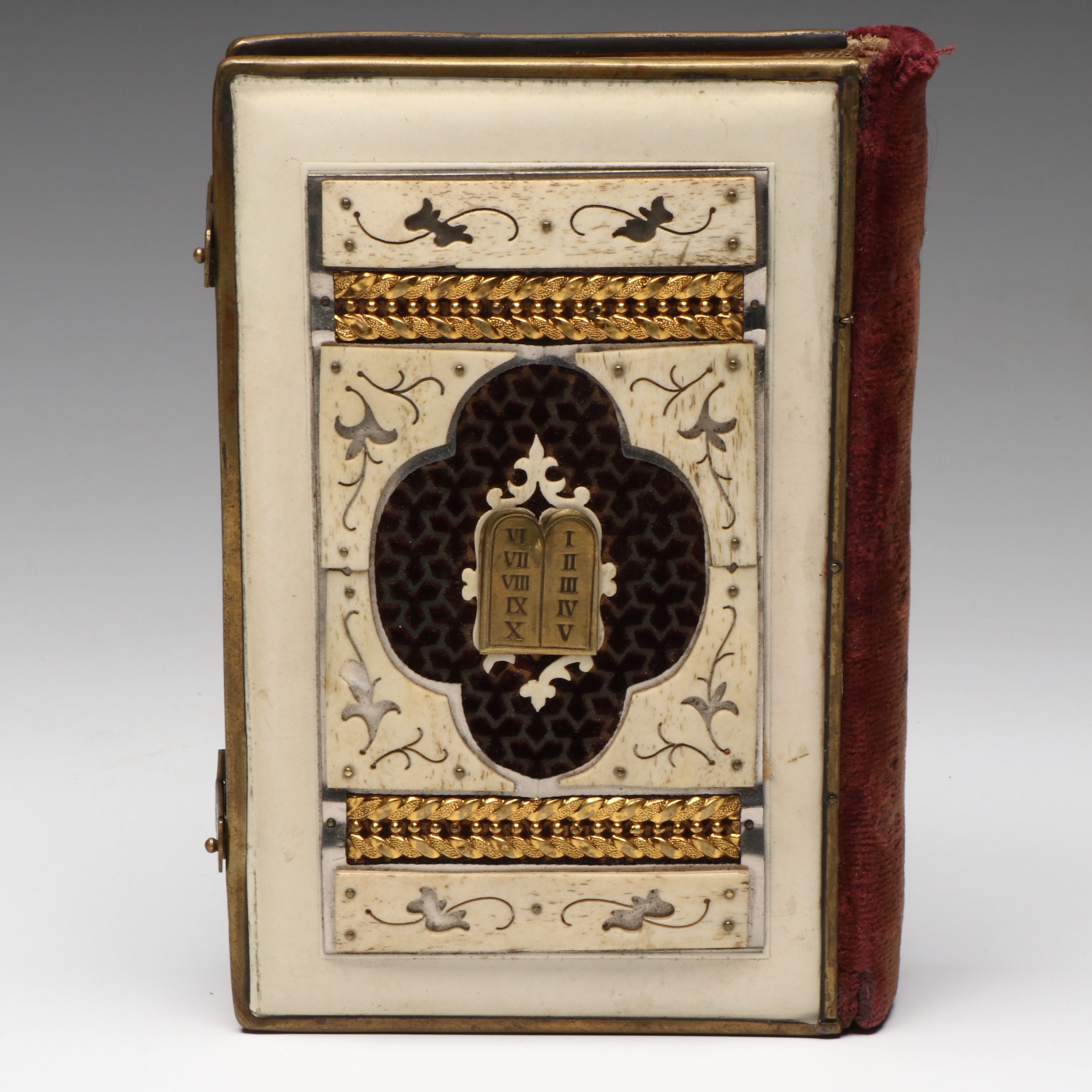 Hebrew and English "The Form of Prayers for the Day of Atonement," circa 1900