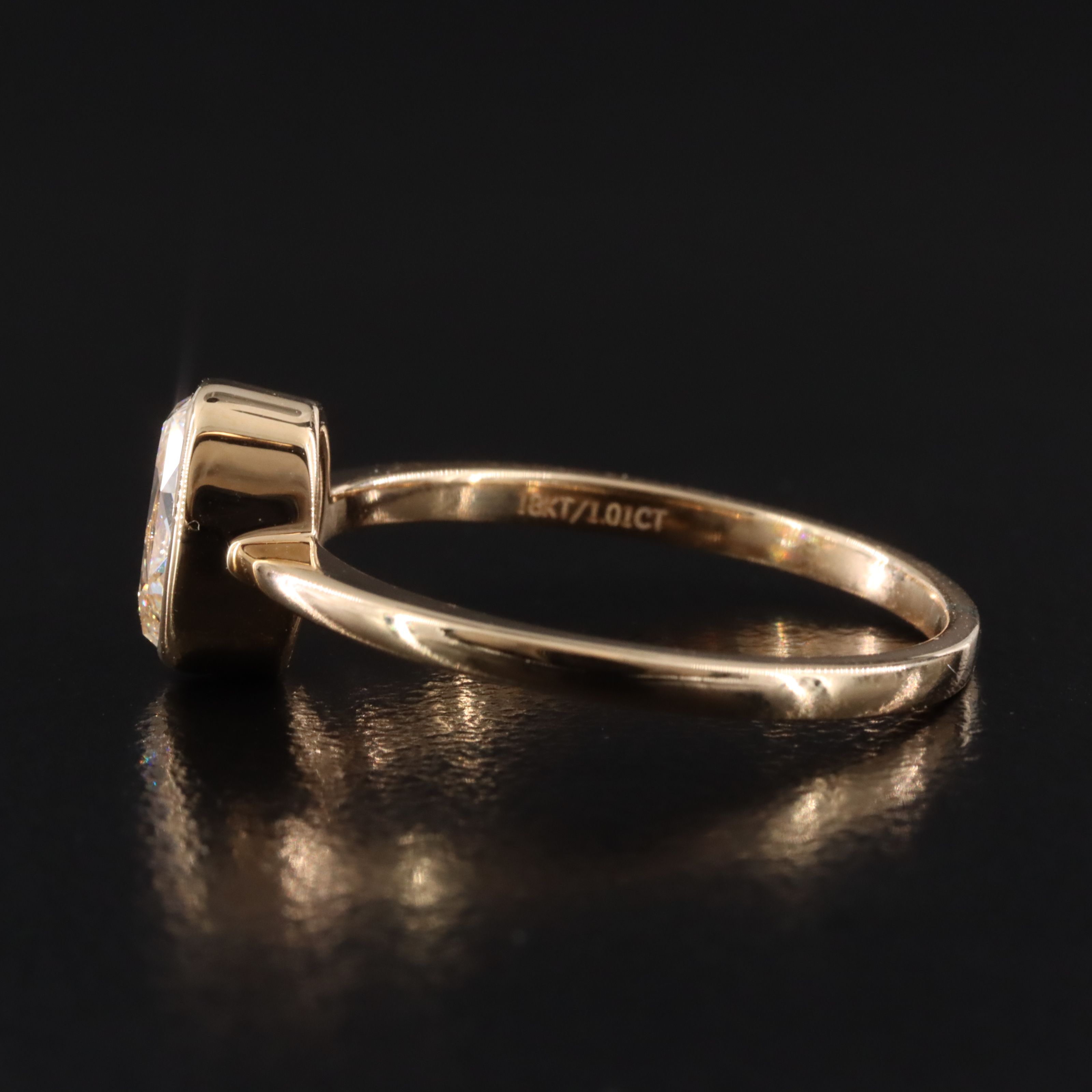 18K 1.01 CT Diamond Solitaire Ring with GIA Report