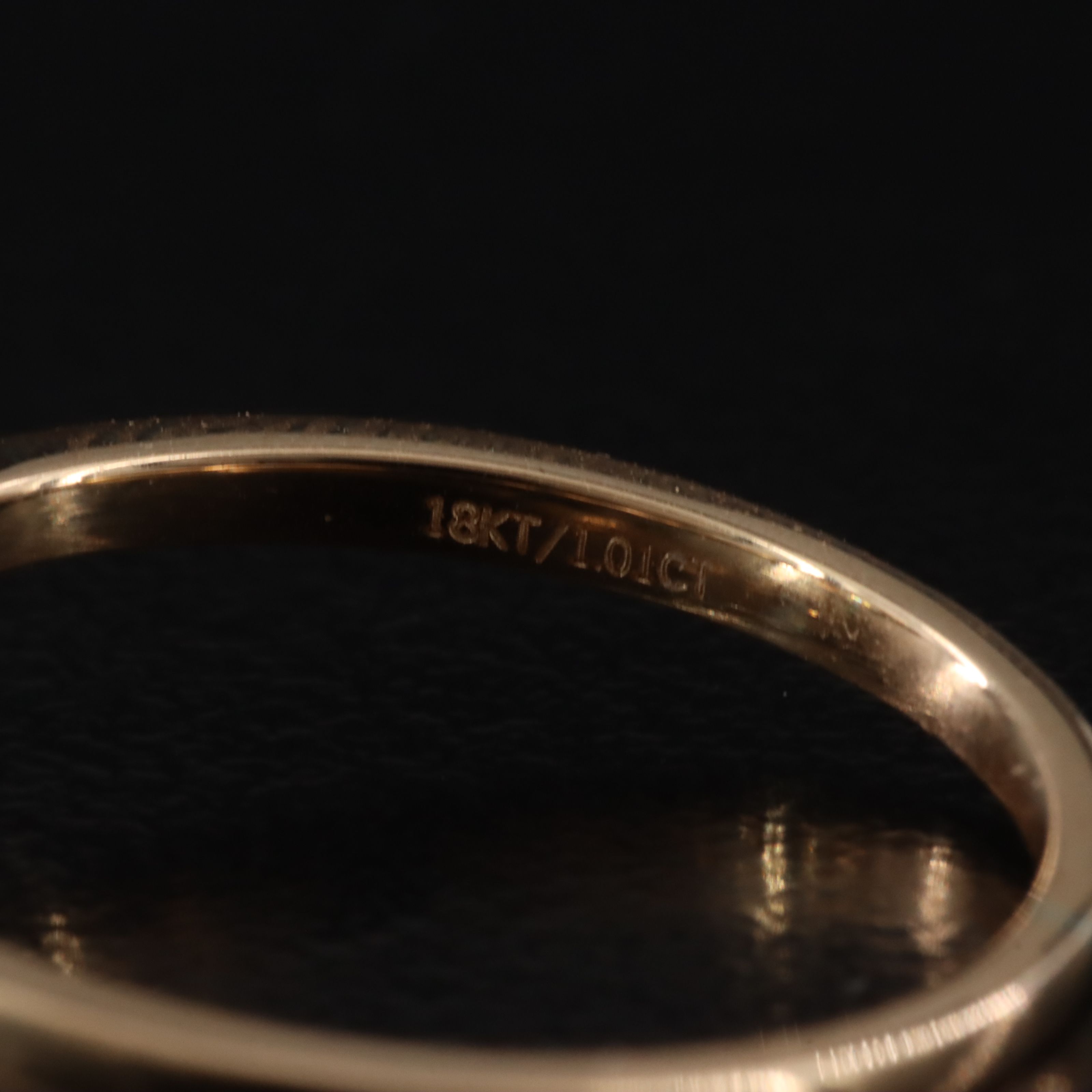 18K 1.01 CT Diamond Solitaire Ring with GIA Report