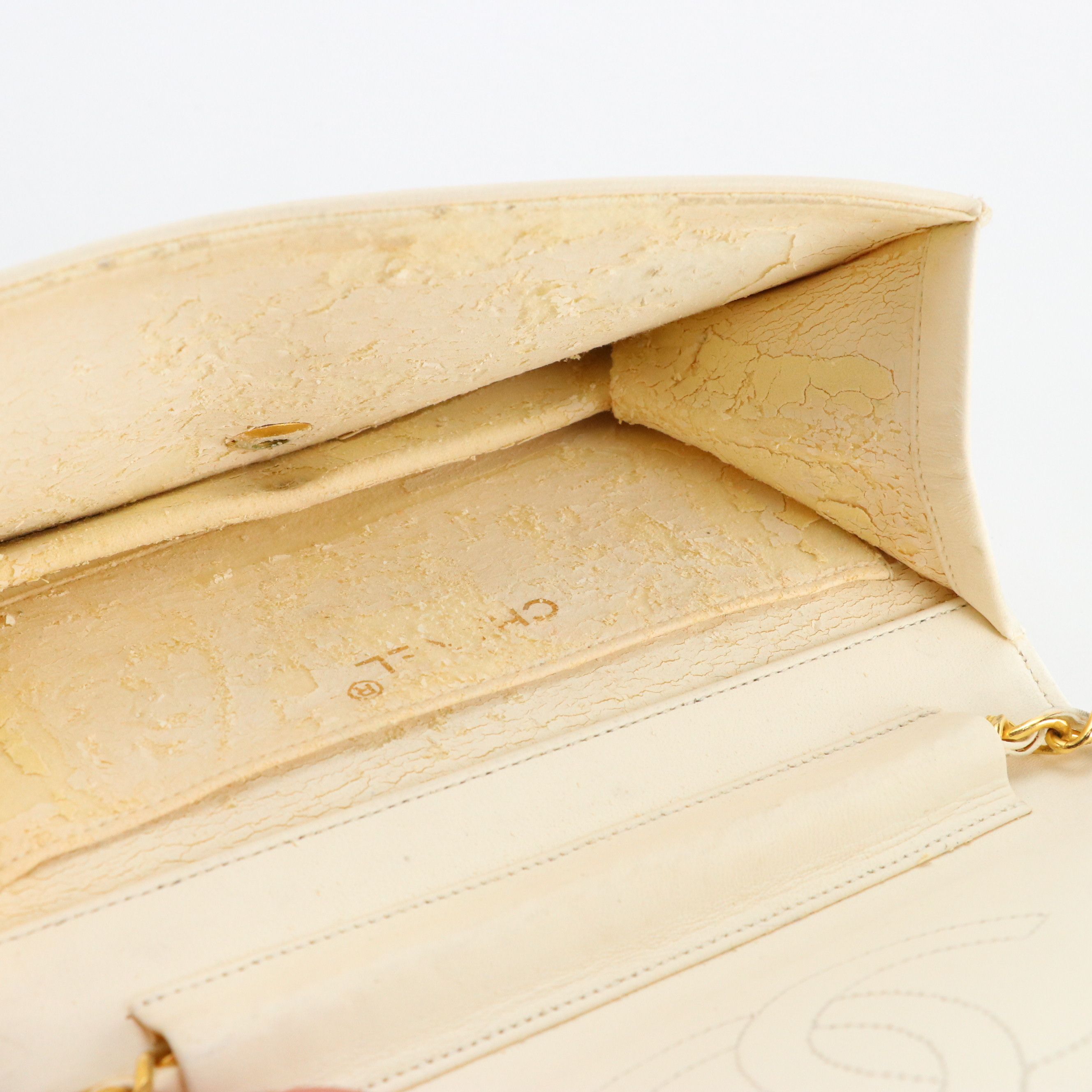 Chanel Full Flap White Lambskin Leather Diamond Stitched Shoulder Bag, 1980's