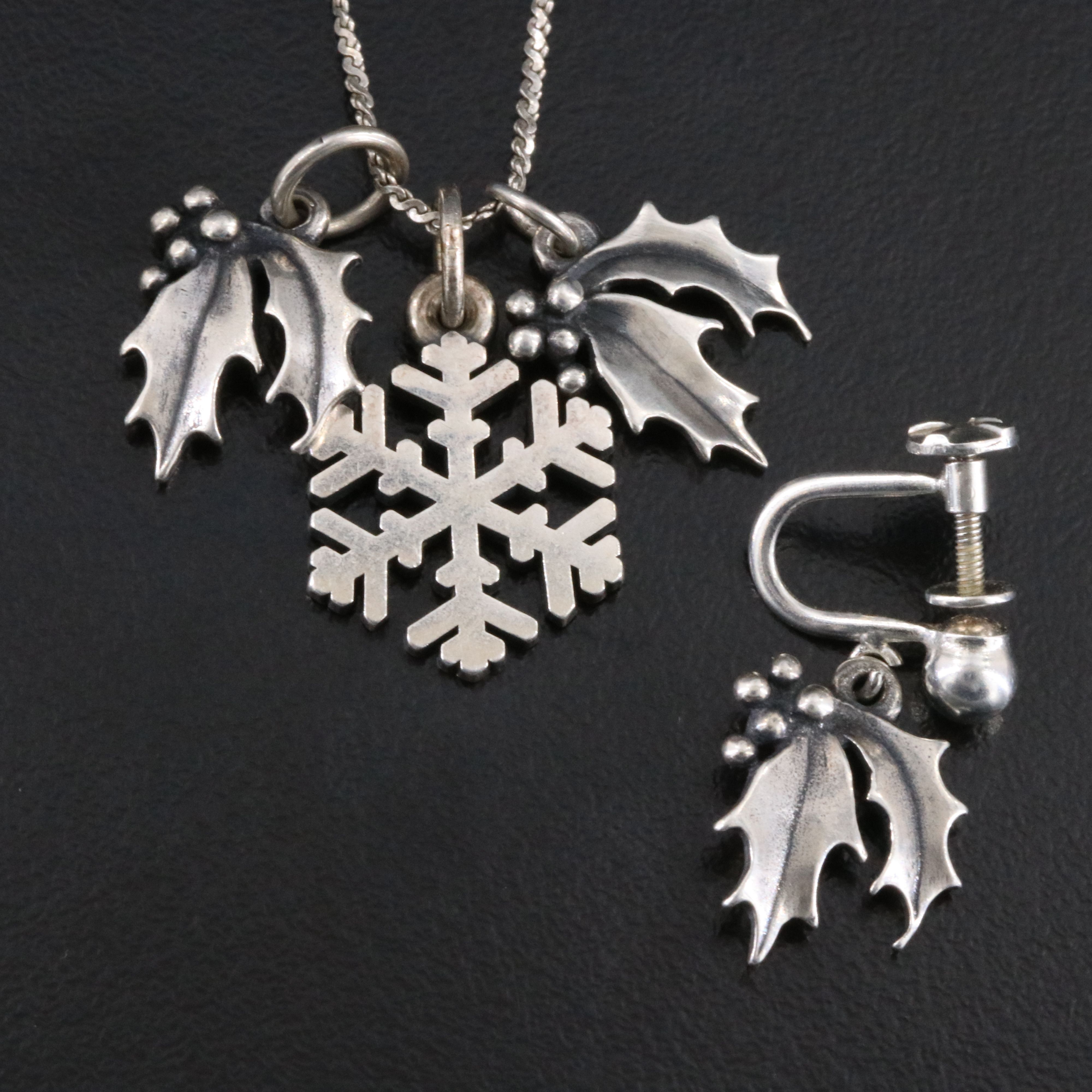 James Avery Sterling Holly & Snowflake Charm Pendant Necklace w/ Single Earring