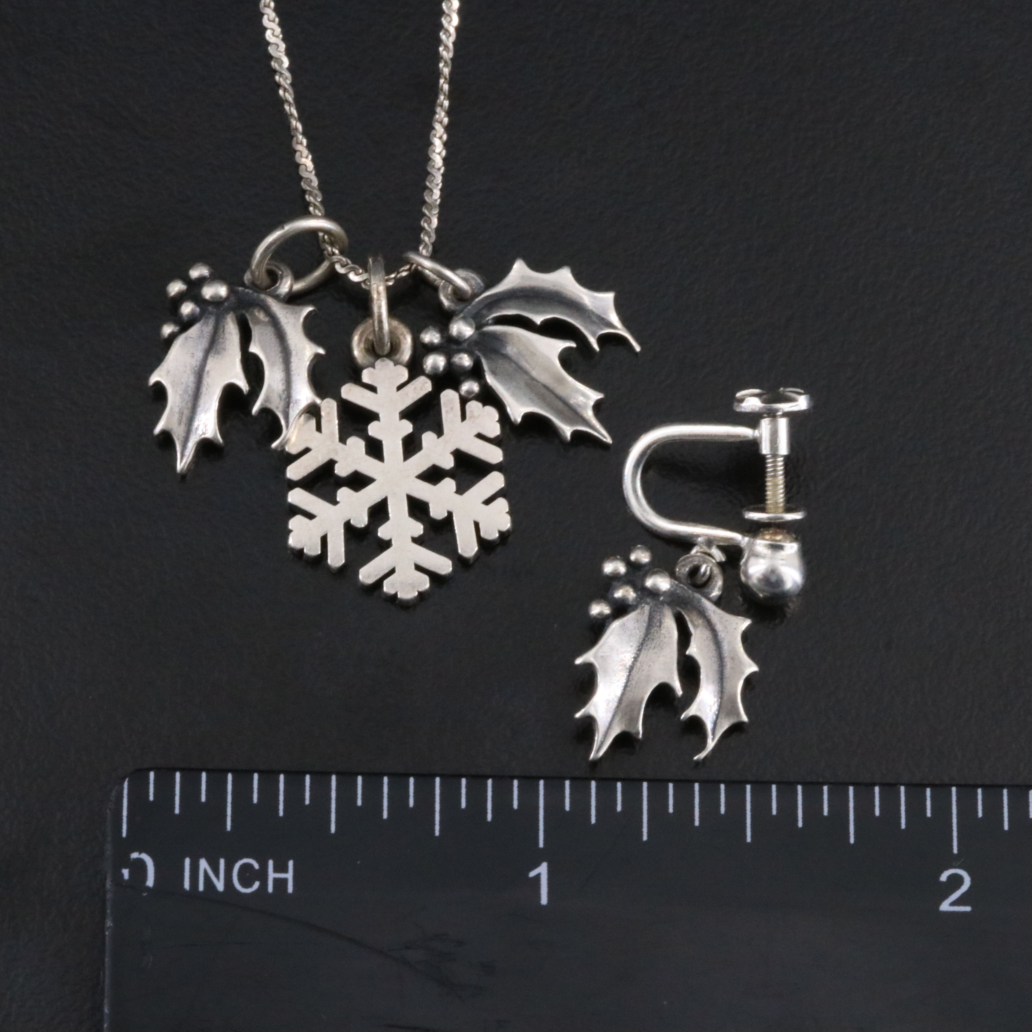 James Avery Sterling Holly & Snowflake Charm Pendant Necklace w/ Single Earring
