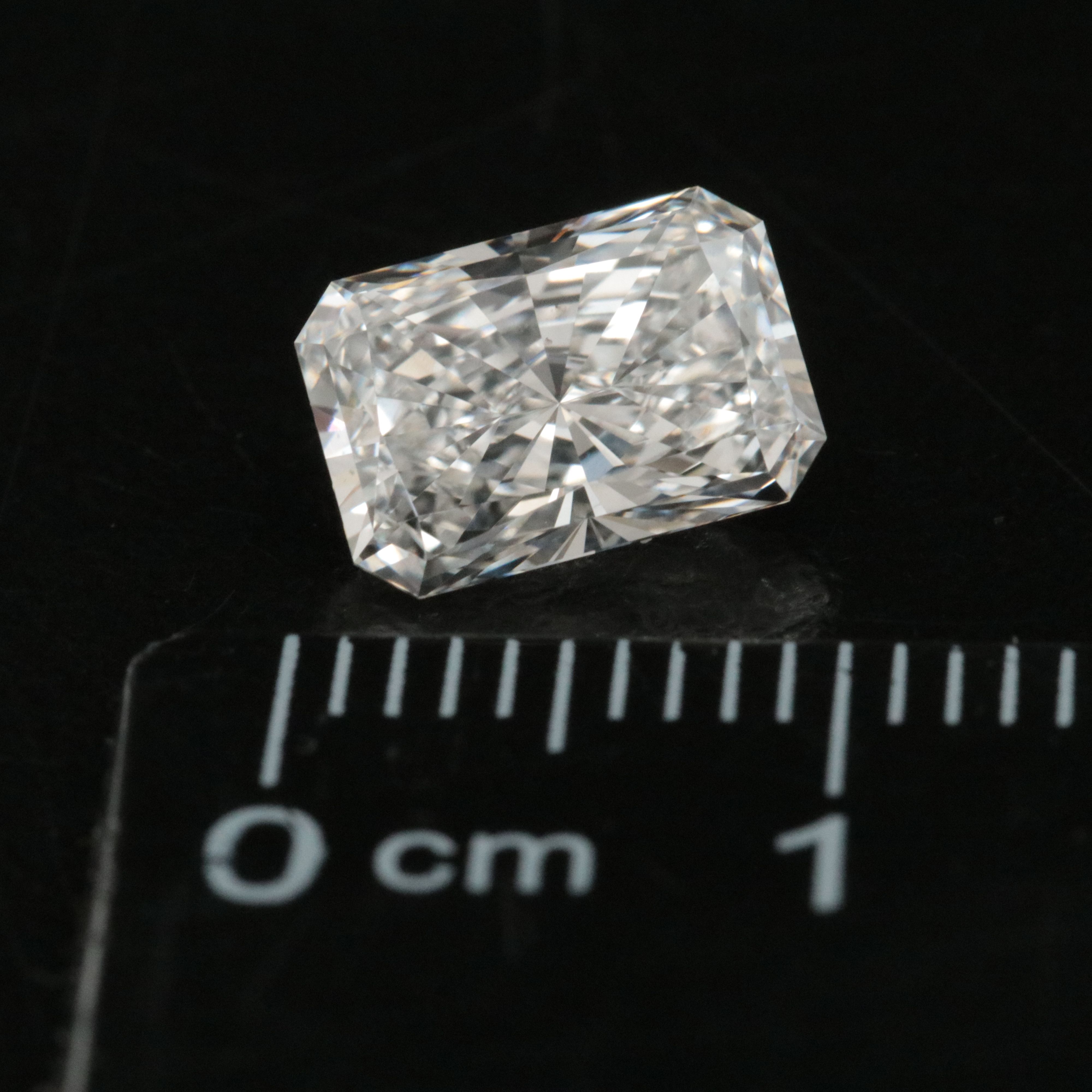 Loose 1.90 CT Lab Grown Diamond with IGI Report
