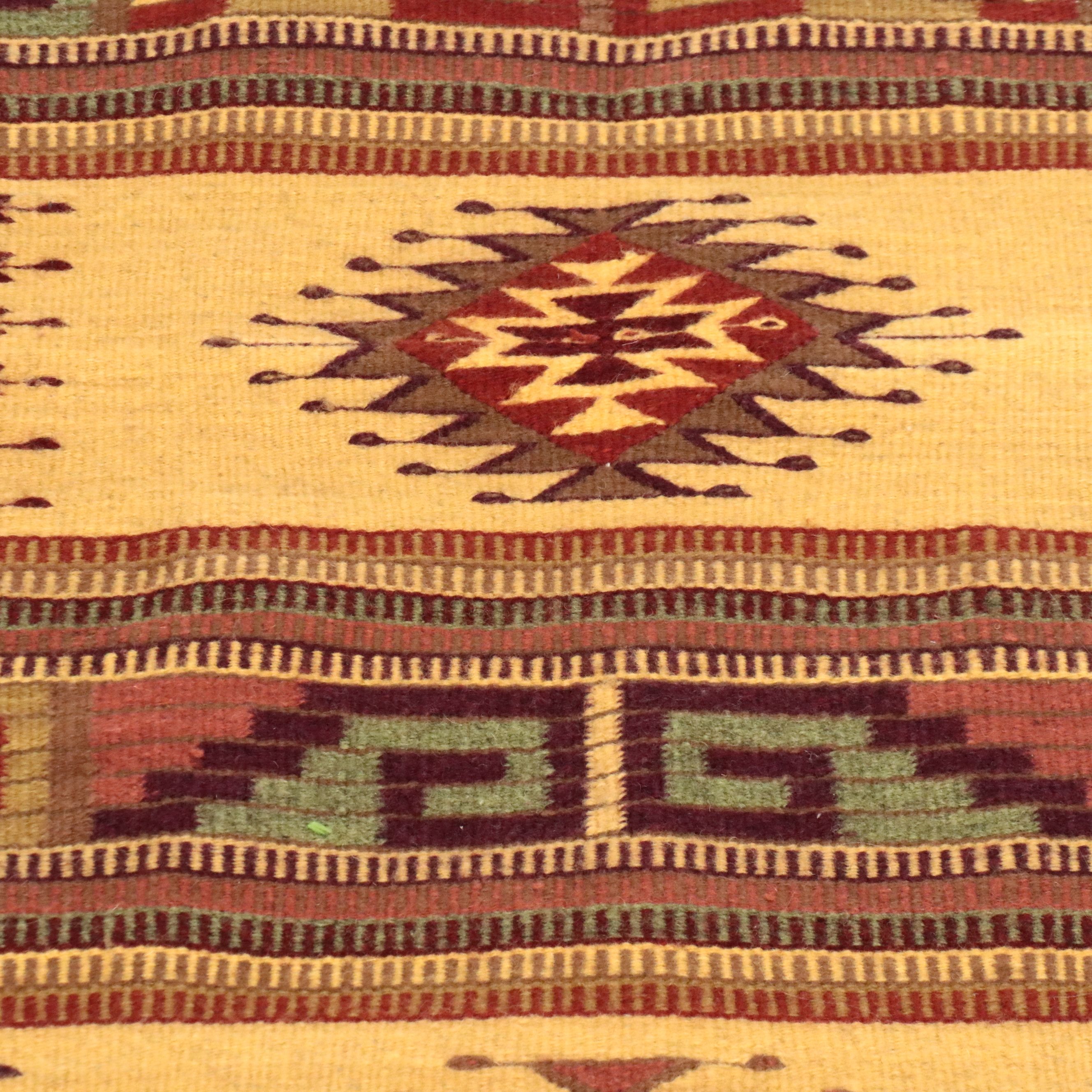 2'7 x 5'2 Handwoven Mexican Zapotec Accent Rug