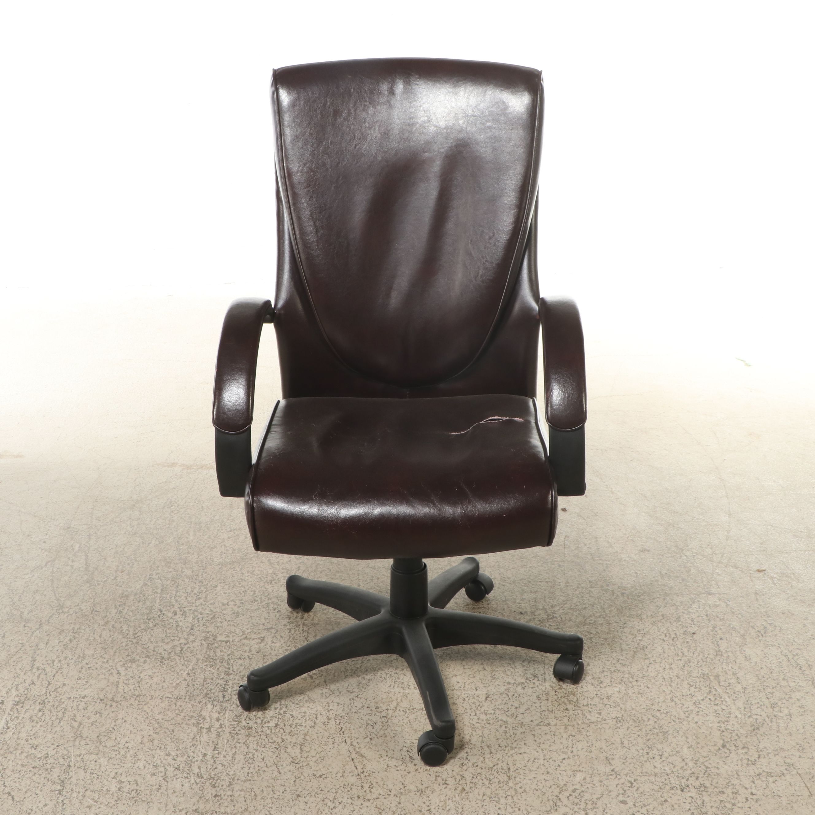 Contemporary Faux Leather Adjustable Desk Chair