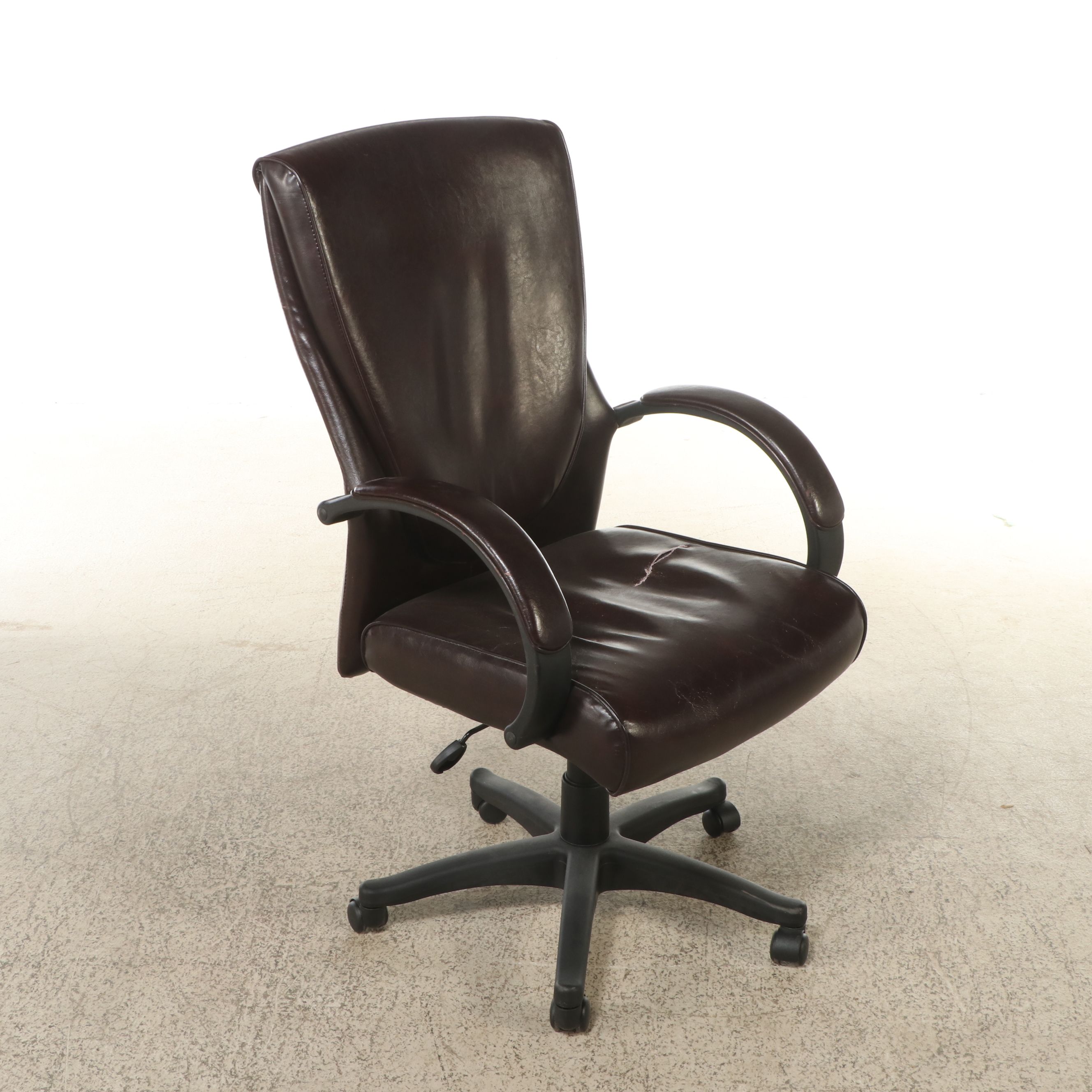 Contemporary Faux Leather Adjustable Desk Chair