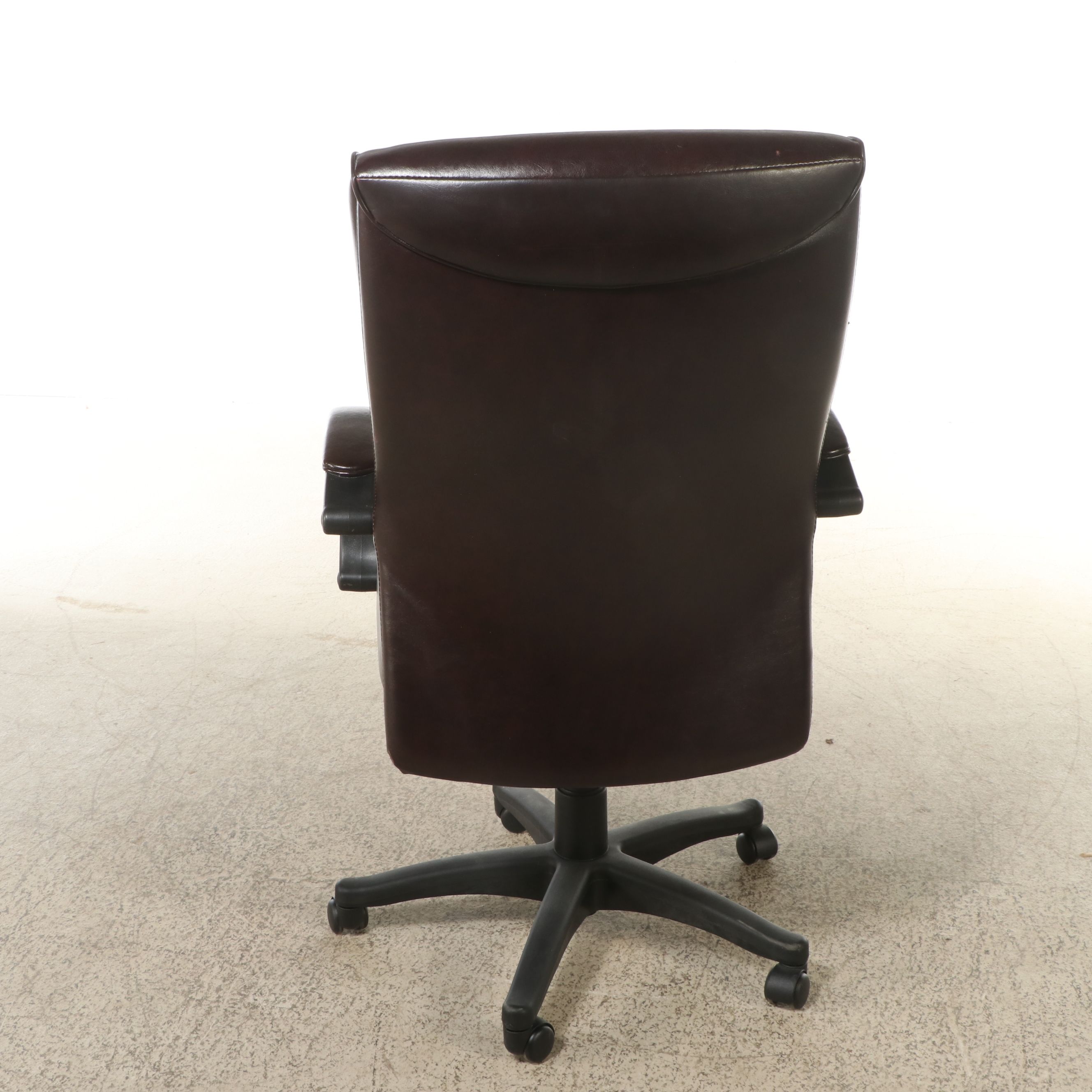 Contemporary Faux Leather Adjustable Desk Chair