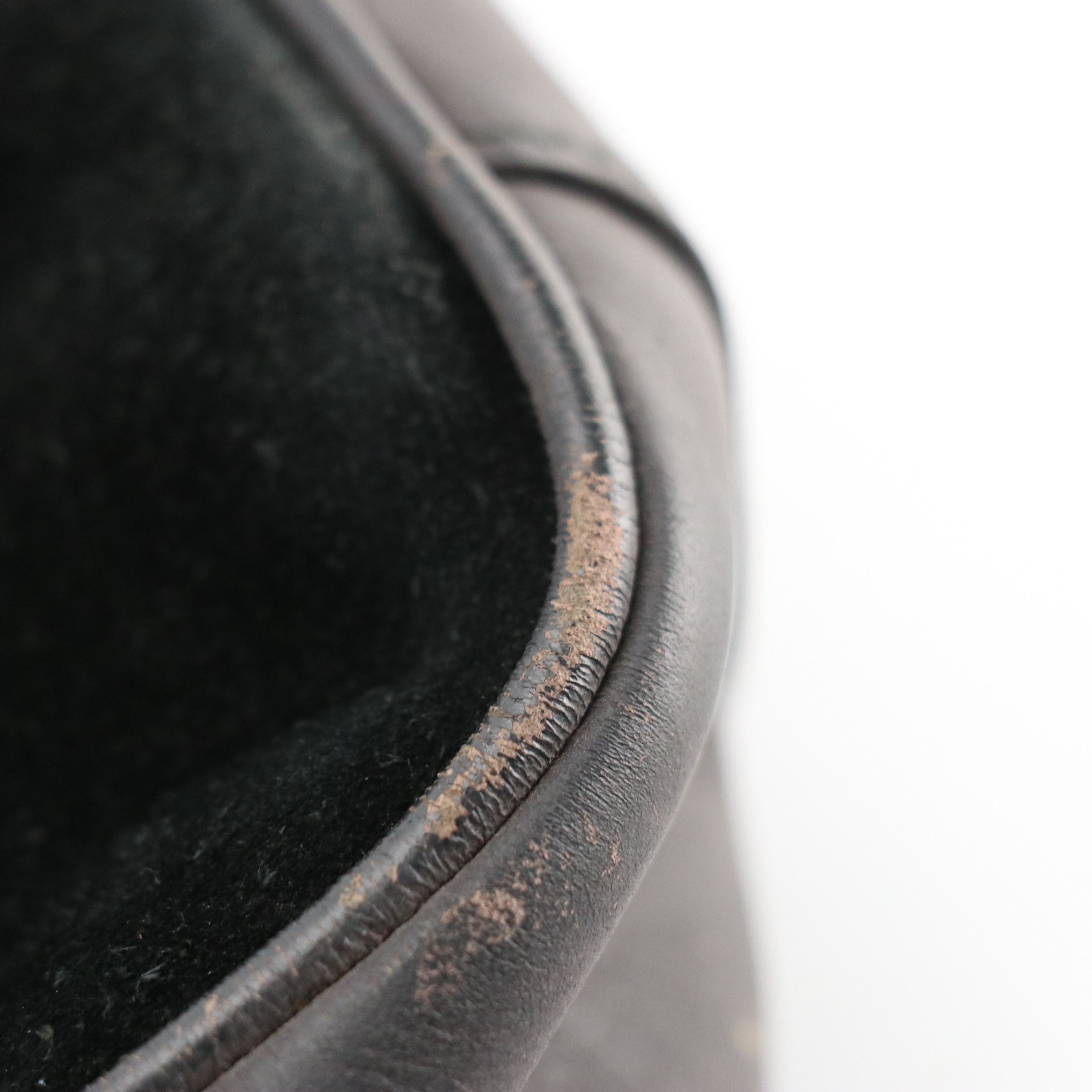 Gucci Bamboo Handle Shoulder Bag in Black Suede and Leather