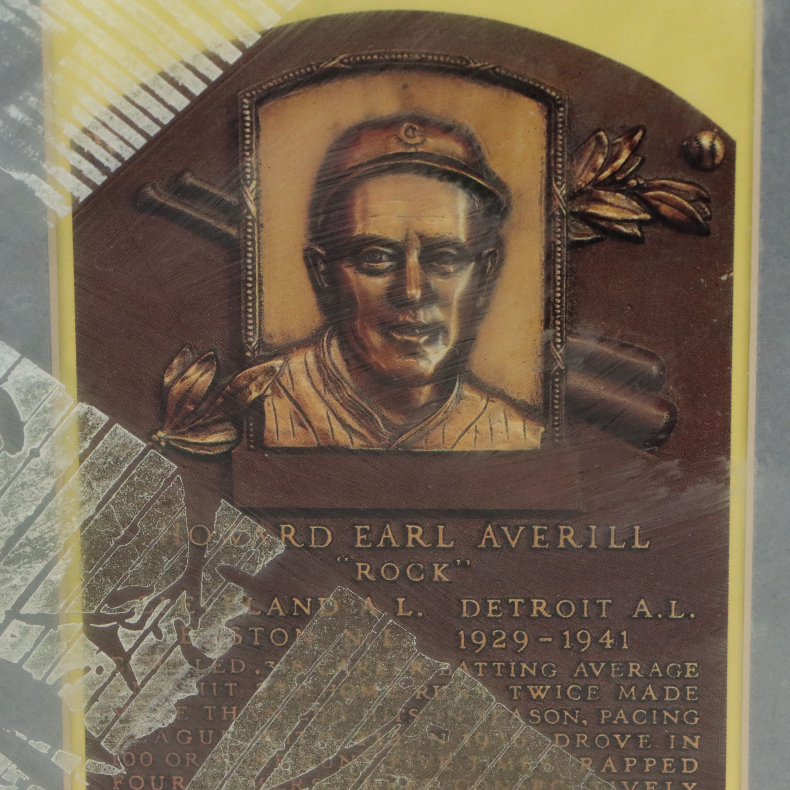 Carl Yastrzemski, Cool Papa Bell, and More Cut Signatures with Displays