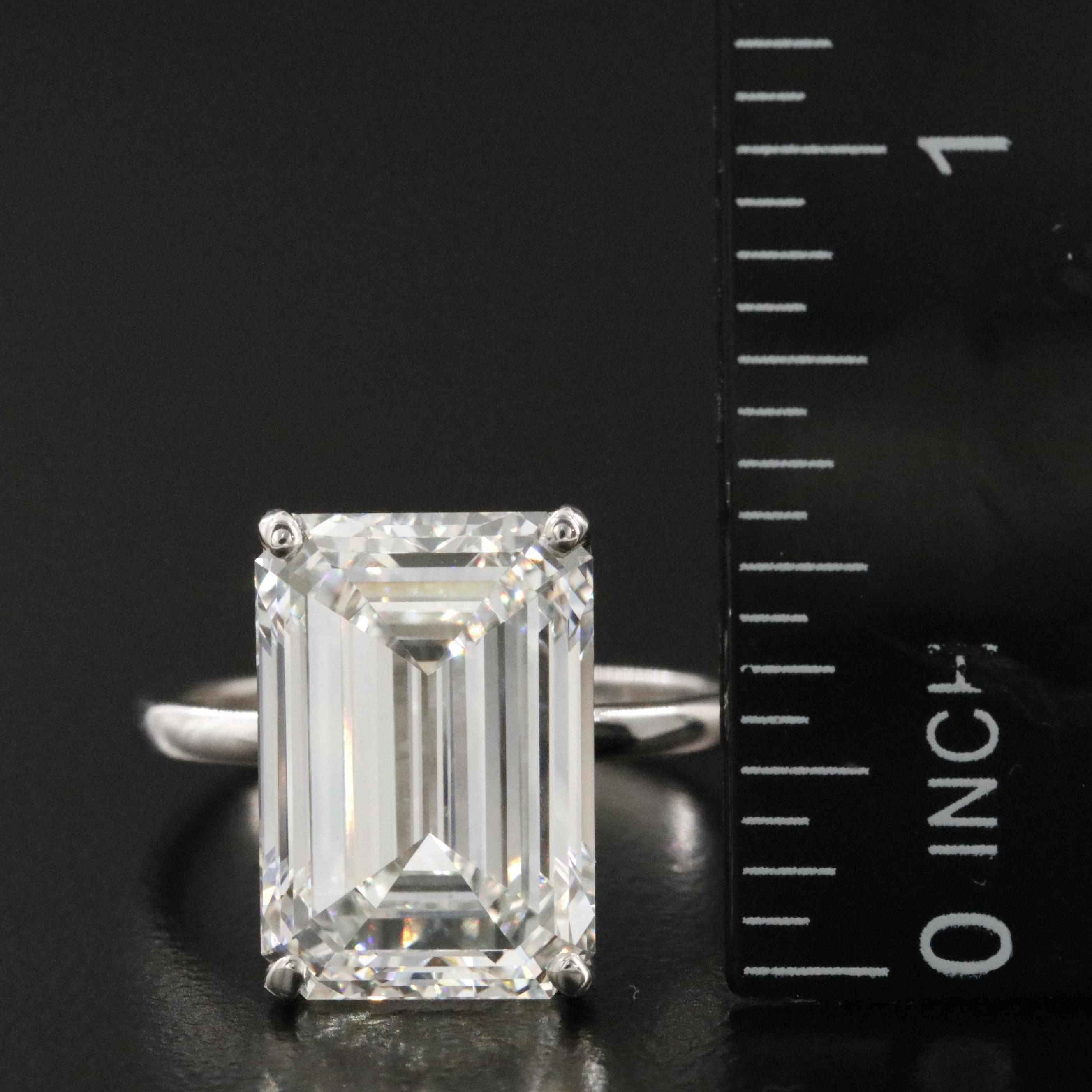 18K 10.00 CT Lab Grown Diamond Solitaire Ring with IGI Report