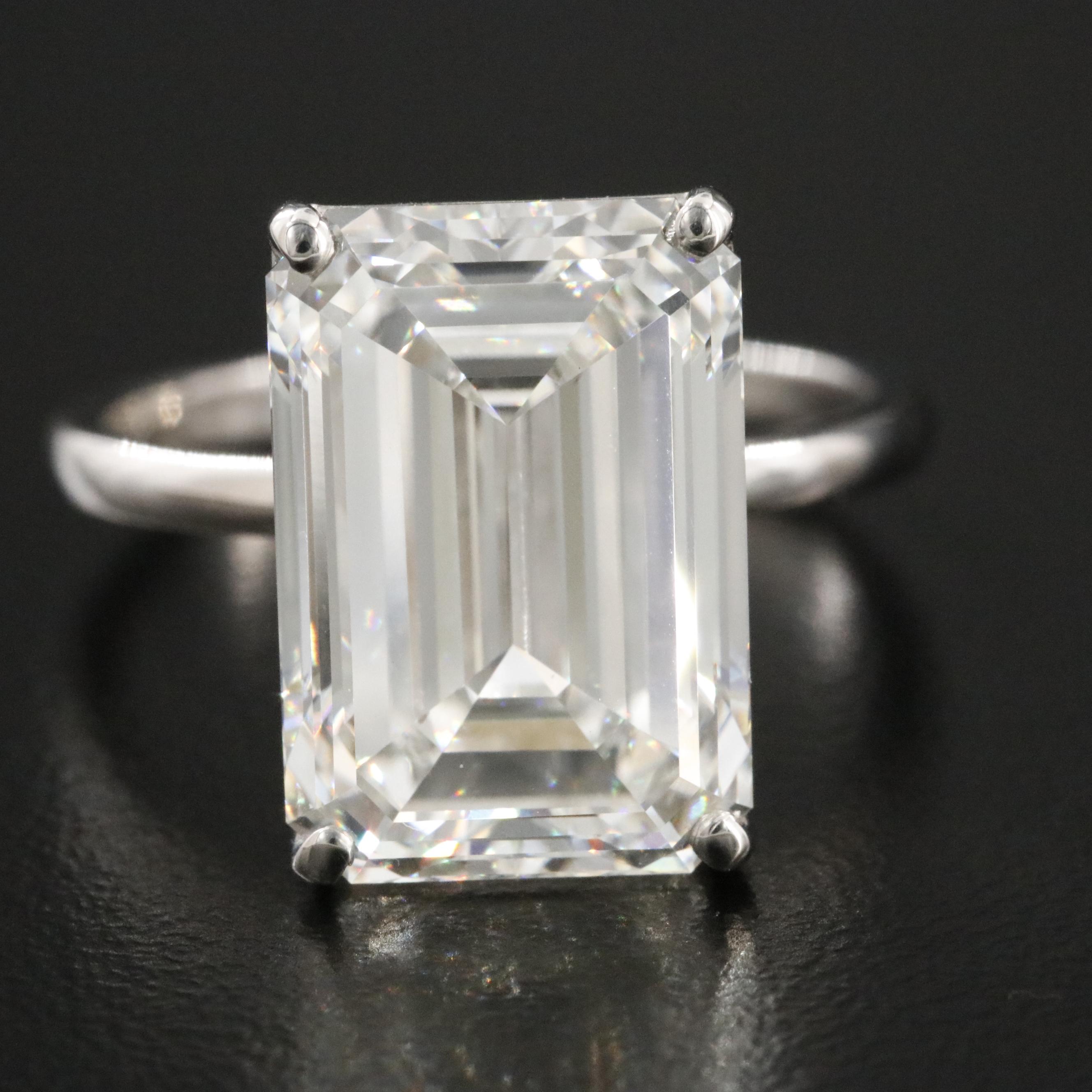 18K 10.00 CT Lab Grown Diamond Solitaire Ring with IGI Report