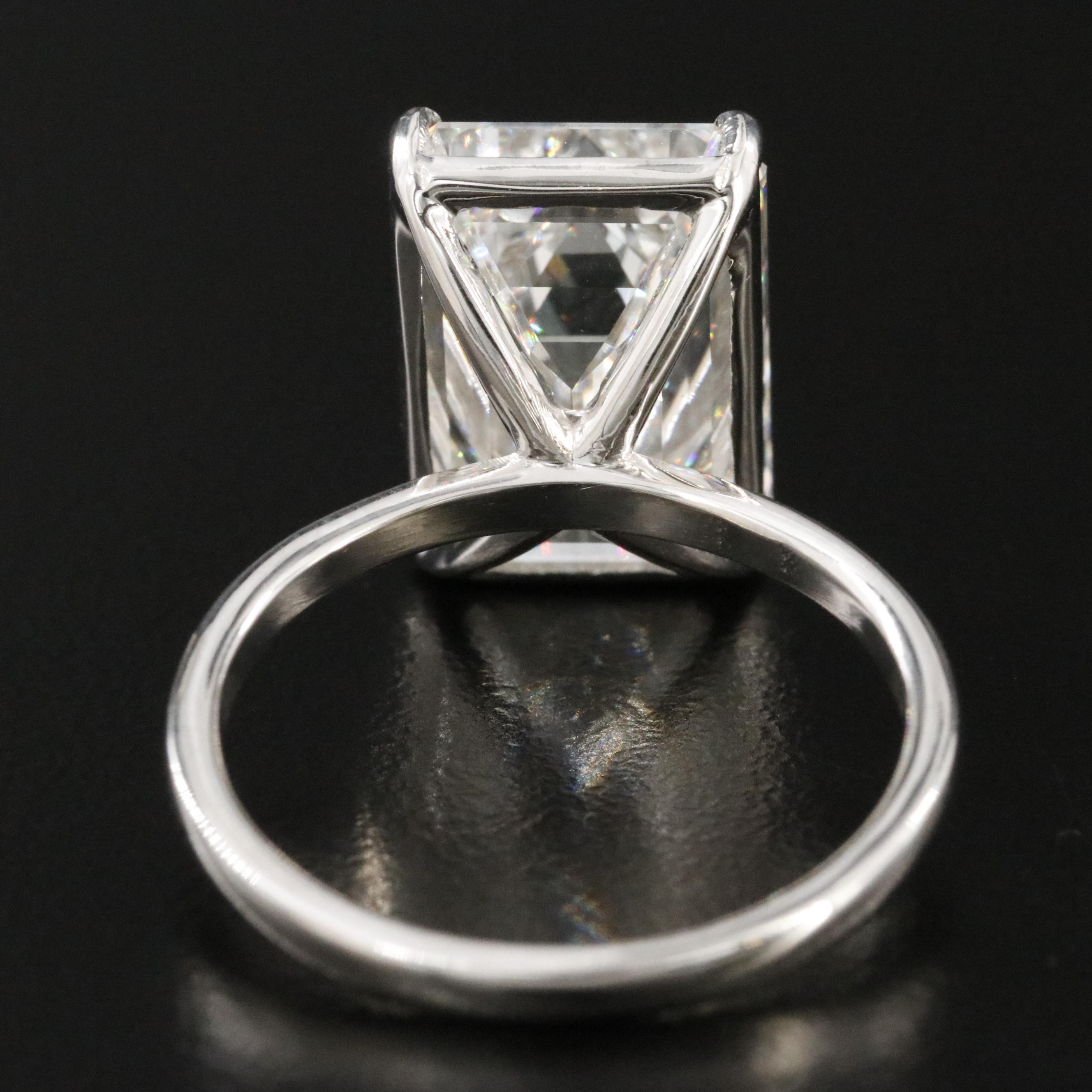 18K 10.00 CT Lab Grown Diamond Solitaire Ring with IGI Report