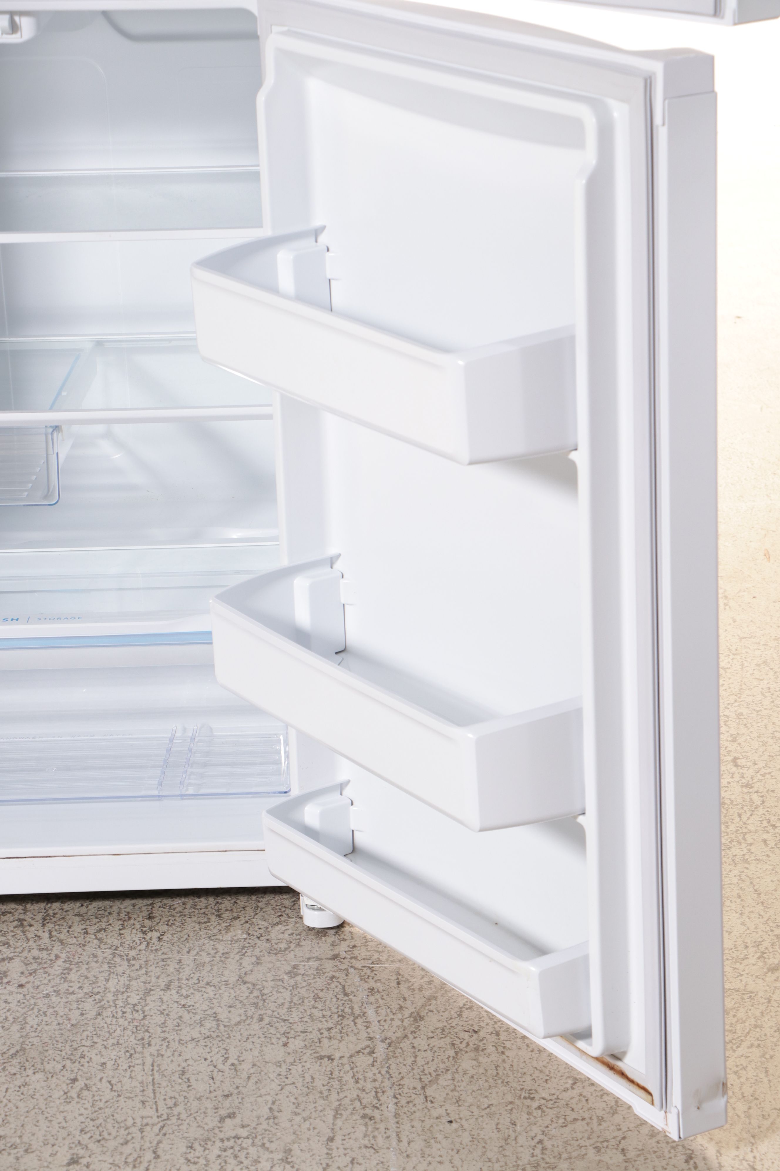 Frigidaire 14 Cu.Ft. White Freezer Top Refrigerator