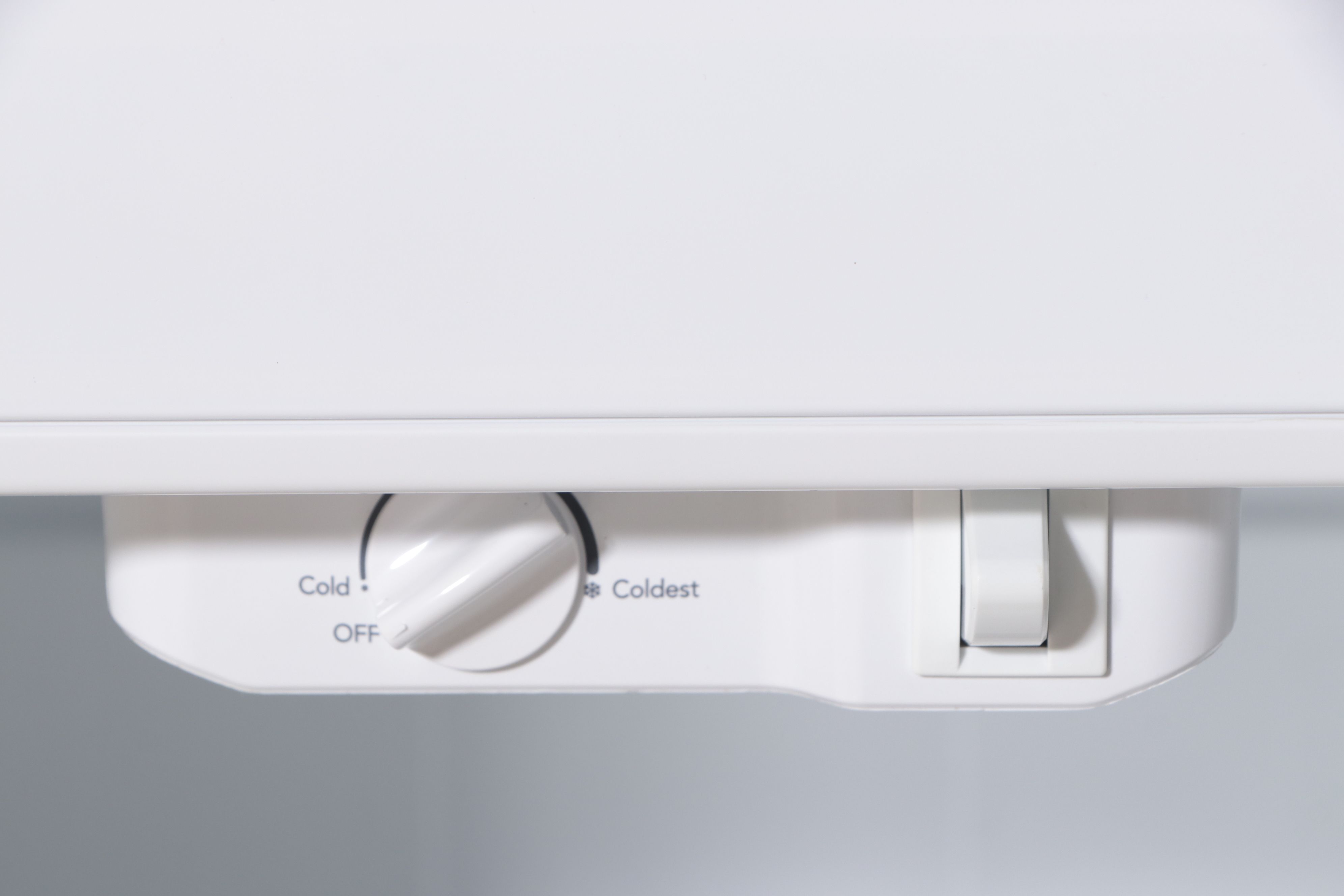 Frigidaire 14 Cu.Ft. White Freezer Top Refrigerator